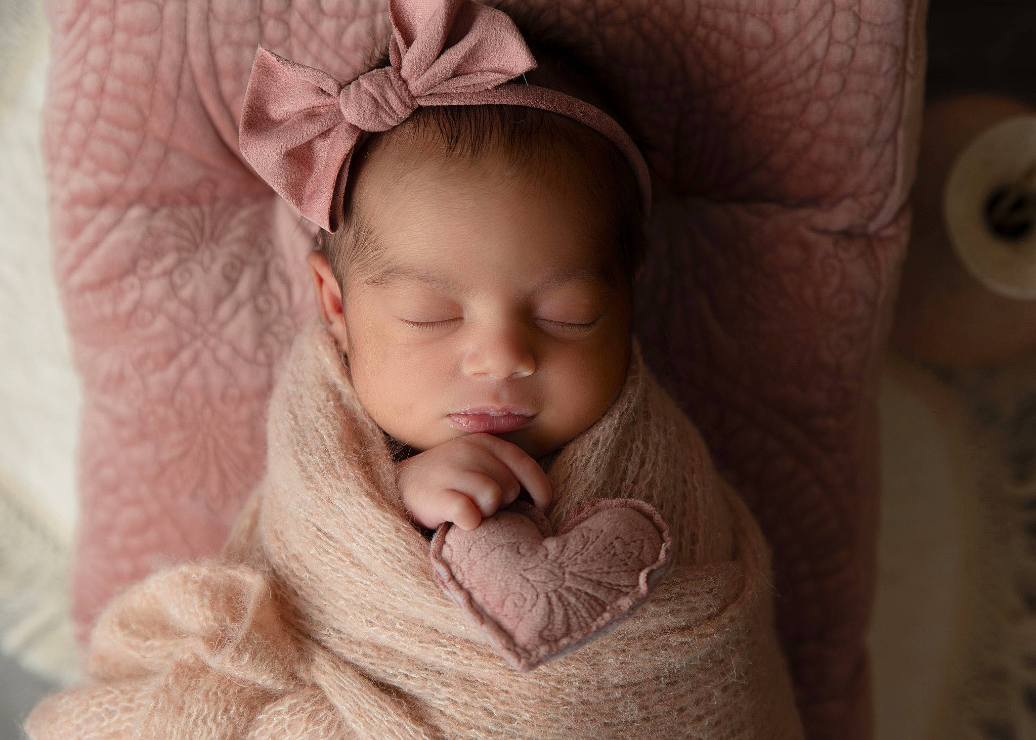 Arielle is registered to the contest to win money with this photo: baby, cheek, chin, comfort, ear, eye, eyebrow, eyelash, facial_expression, gesture, hand, happy, human_body, iris, lip, mouth, neck, nose, person, skin