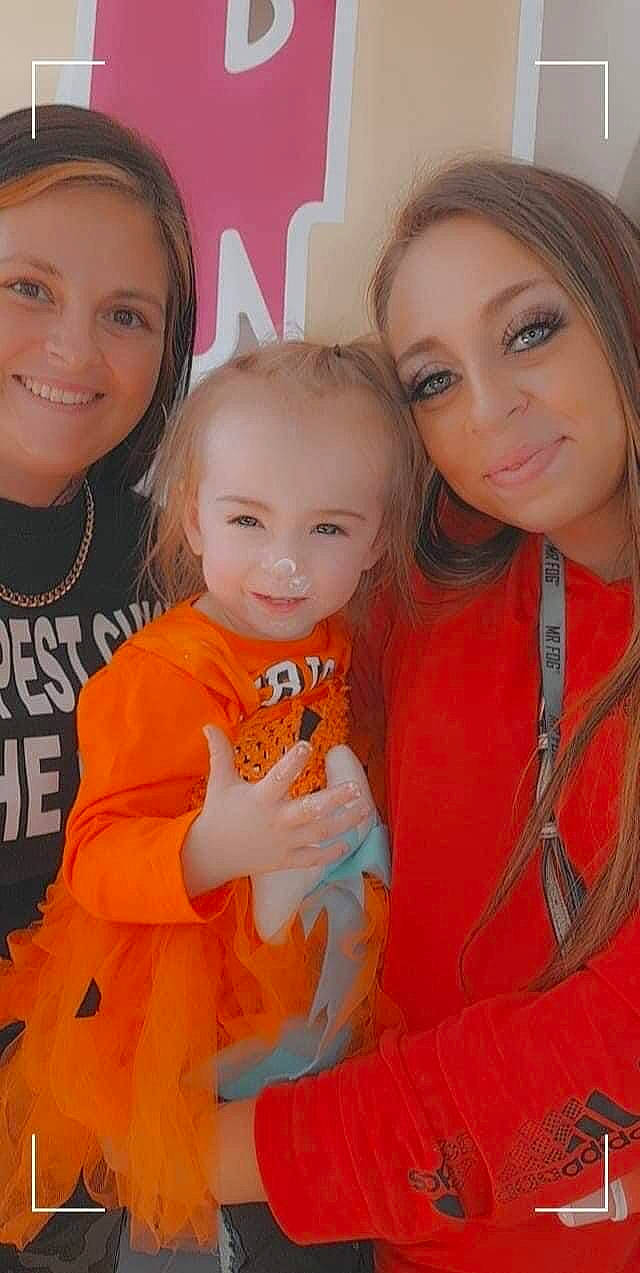 Kamari is registered to the contest to win money with this photo: cheek, eye, face, facial_expression, fashion, gesture, hair, happy, head, human_body, iris, joy, lip, mammal, orange, organ, person, pink, product, skin