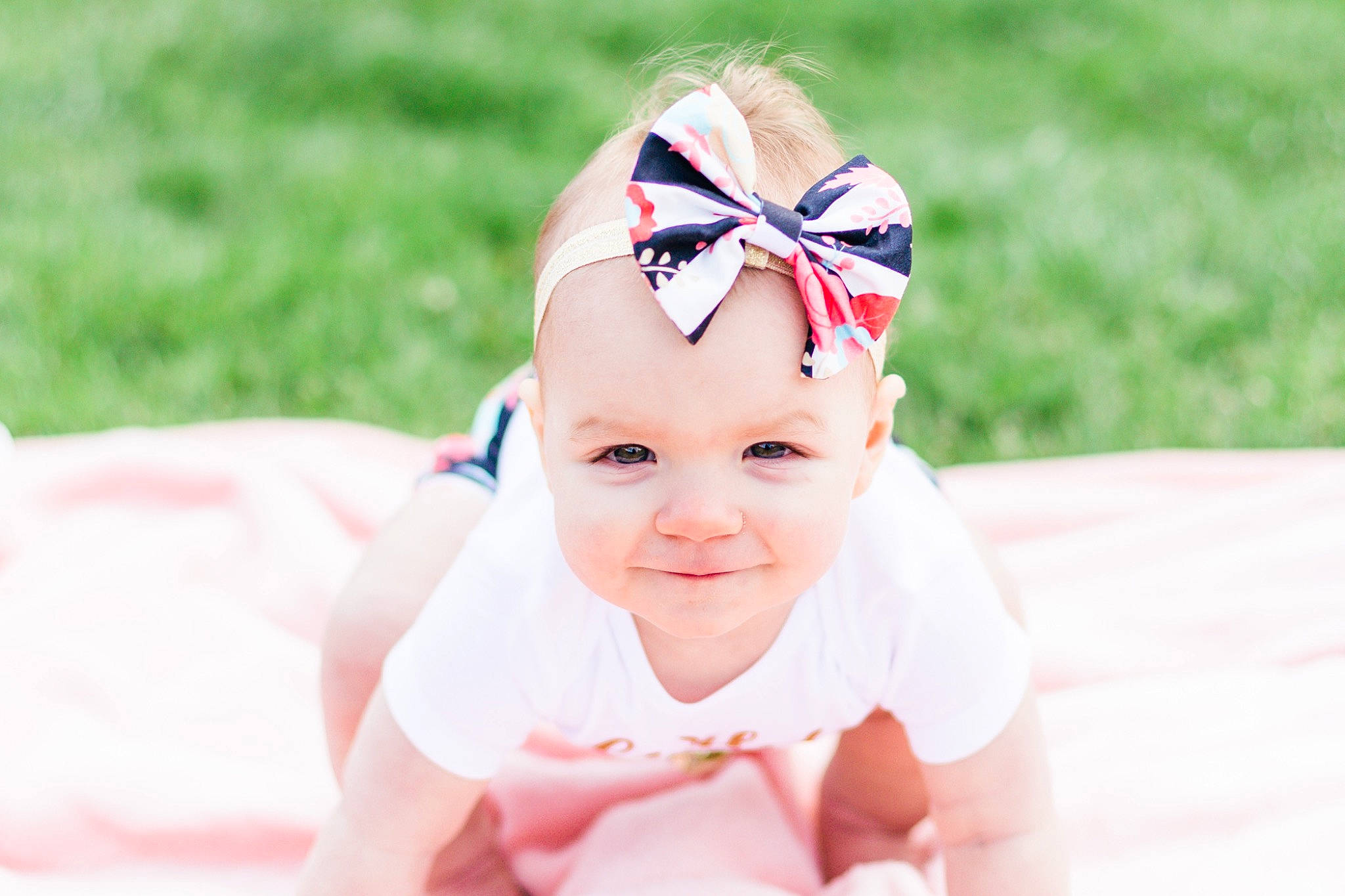 Capri is registered to the contest to win money with this photo: baby, child, fashion_accessory, hair_accessory, headband, headgear, headpiece, headwear, joy, person, photograph, photography, pink, toddler