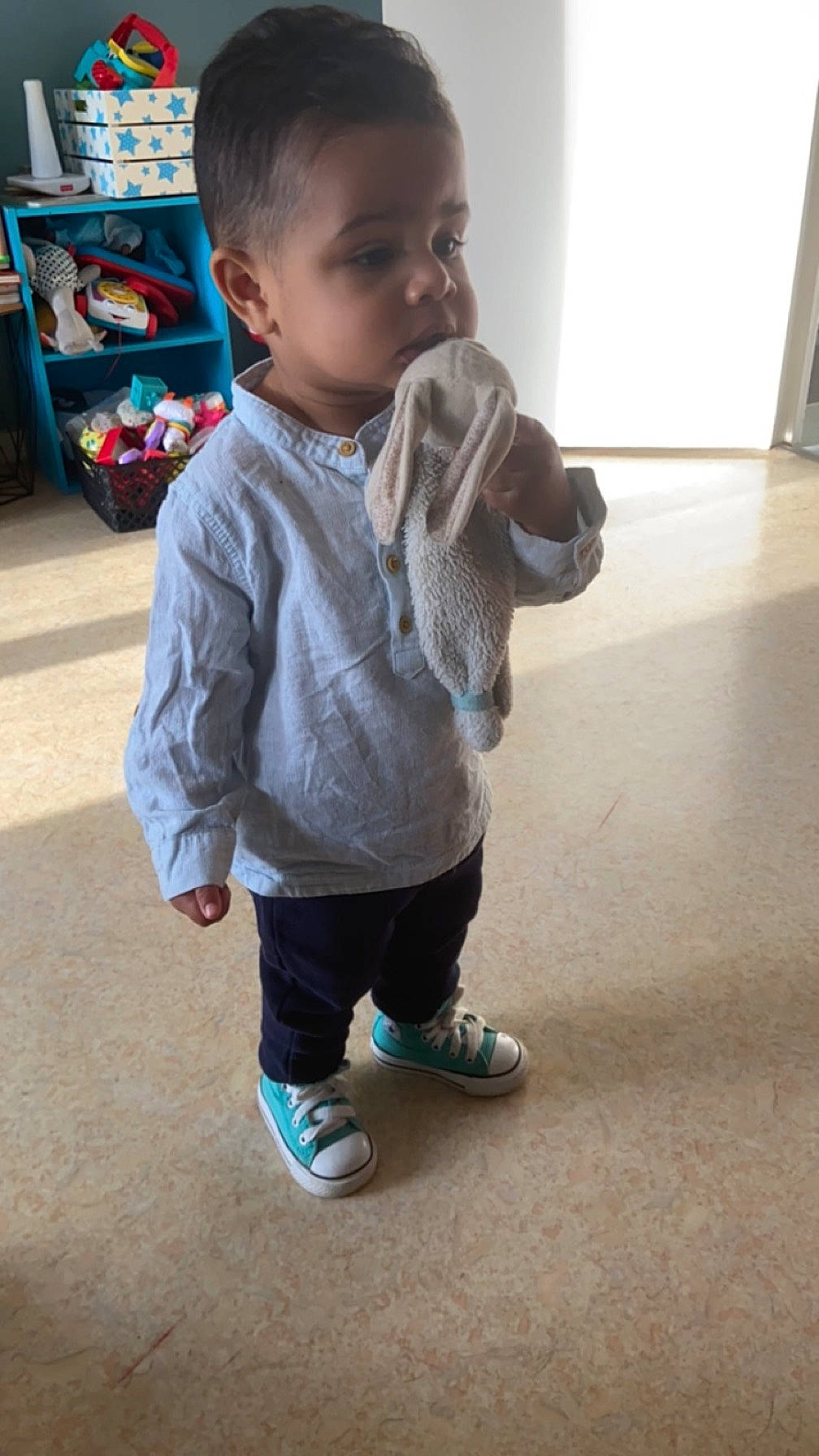 Joanna participe au concours pour gagner de l'argent avec cette photo : baby, baby_toddler_clothing, cheek, child, eye, face, floor, flooring, fun, hair, hairstyle, happy, joint, nose, person, skin, sleeve, t_shirt, tire, toddler