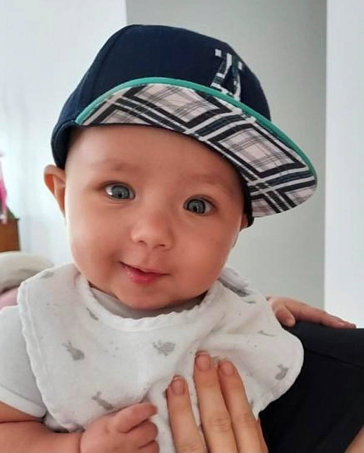Cayden participe au concours pour gagner de l'argent avec cette photo : baby, baby_toddler_clothing, cap, cheek, chin, costume_hat, eye, eyebrow, face, gesture, happy, hat, headgear, headwear, lip, people, person, skin, sleeve, smile