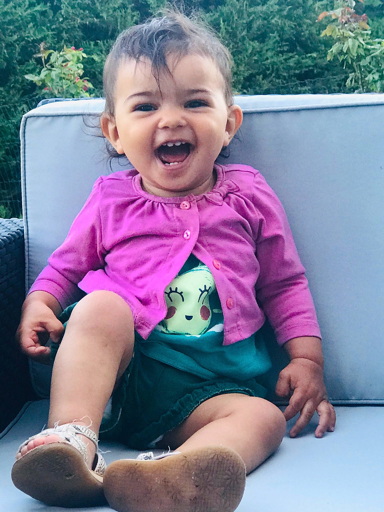 Shanna a rejoint le concours — aidez-le/la à gagner de superbes lots ! arm, baby, baby_toddler_clothing, cheek, child, face, facial_expression, head, leg, person, pink, play, sitting, skin, smile, toddler