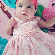 Zelena is registered to the contest to win money with this photo: