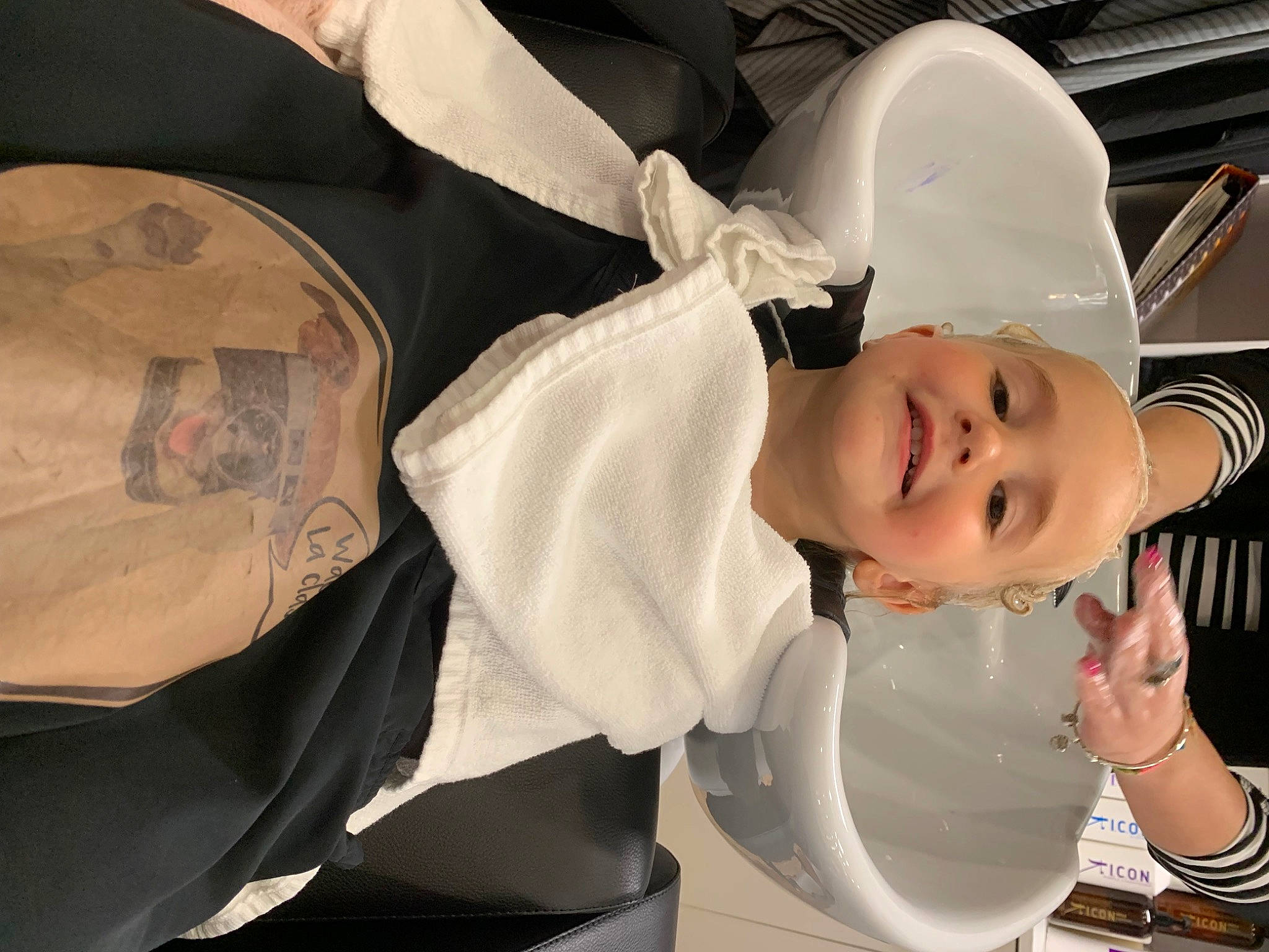 Margaux a rejoint le concours — aidez-le/la à gagner de superbes lots ! baby, baby_products, baby_toddler_clothing, cap, child, event, fashion_accessory, fun, happy, hat, joy, person, sleeve, smile, sun_hat, toddler