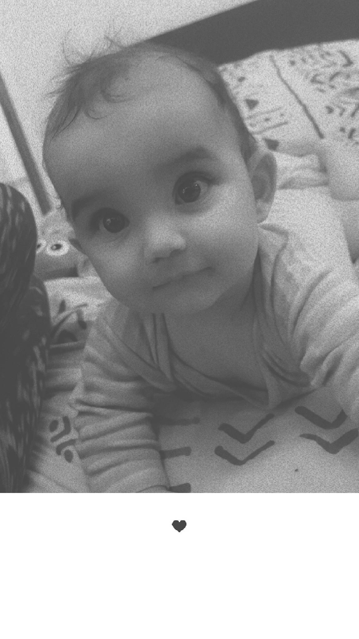 Tommy participe au concours pour gagner de l'argent avec cette photo : baby, black, black_and_white, cheek, child, chin, cool, eye, eyebrow, flash_photography, hairstyle, happy, iris, lip, monochrome, mouth, nose, person, skin, style