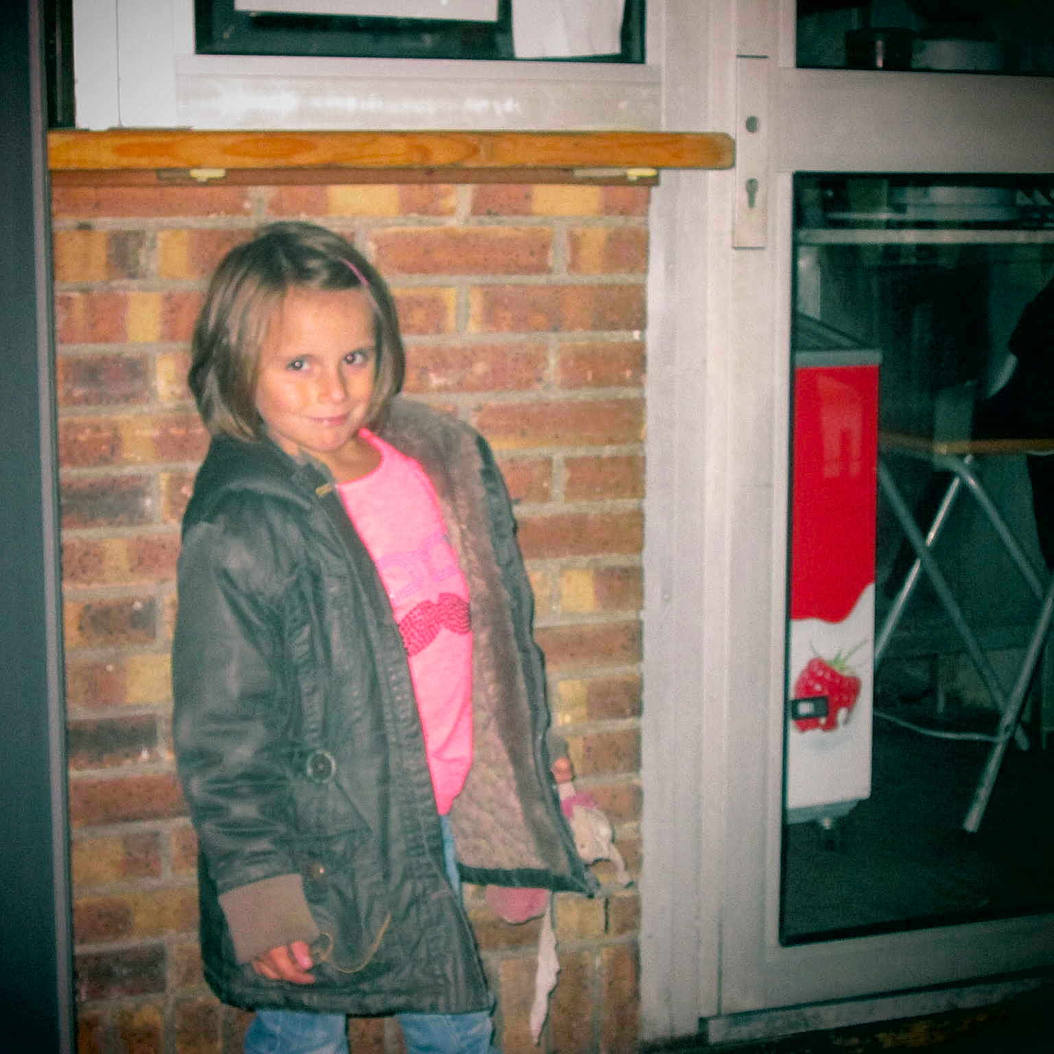 Lola participe au concours pour gagner de l'argent avec cette photo :