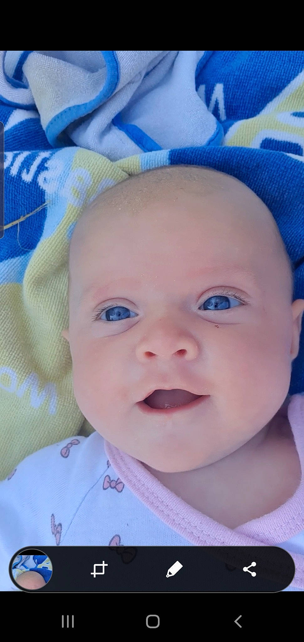 Amaïa a rejoint le concours — aidez-le/la à gagner de superbes lots ! azure, baby, baby_toddler_clothing, blue, cheek, chin, eyebrow, face, facial_expression, human, iris, lip, person, photograph, pink, product, skin, sleeve, smile, textile