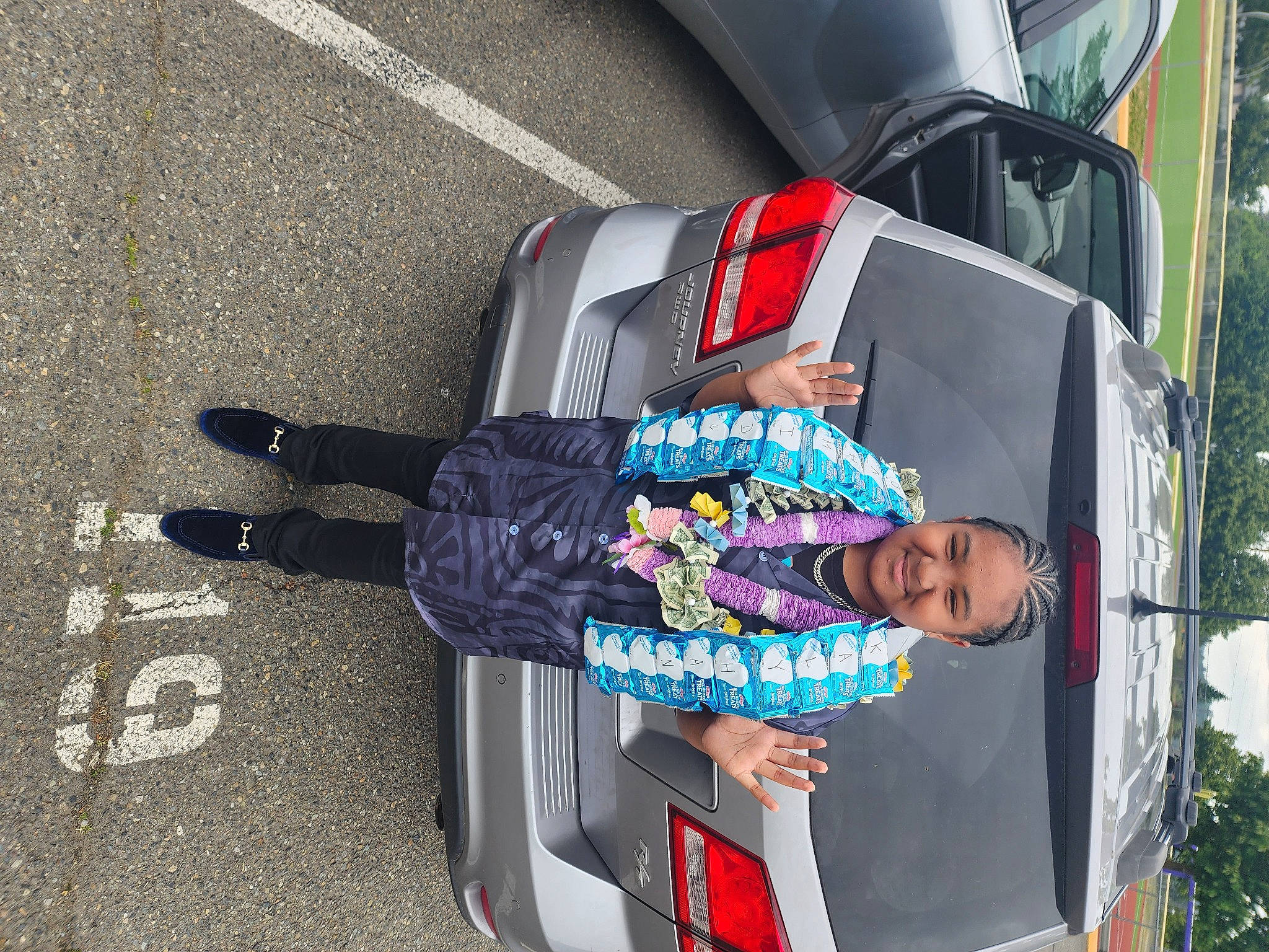 Kalyhan is registered to the contest to win money with this photo: asphalt, auto_part, automotive_design, automotive_exterior, automotive_lighting, automotive_tail_brake_light, automotive_tire, bumper, car, family_car, hat, joy, luxury_vehicle, motor_vehicle, person, road_surface, tar, tire, travel, trunk