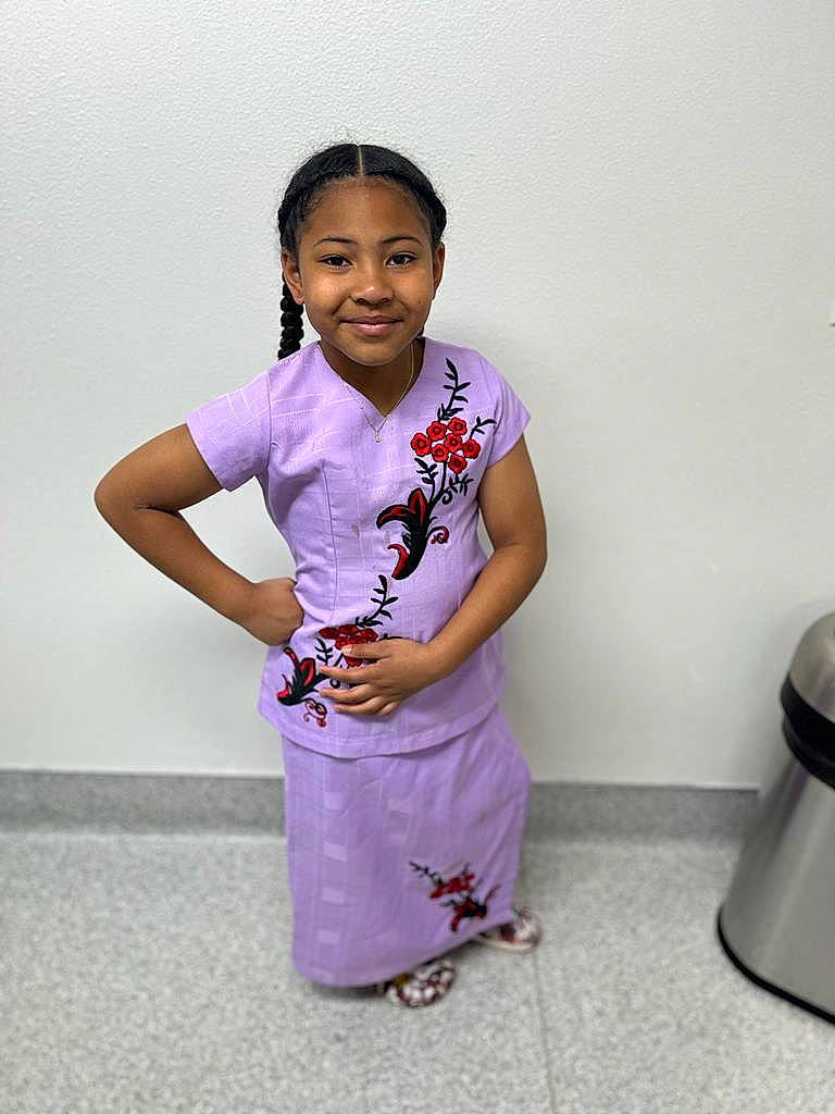 Katarina joined the competition — help win amazing prizes! elbow, electric_blue, event, fashion_design, gesture, happy, human_leg, jewellery, joy, magenta, person, purple, room, sandal, sitting, sleeve, smile