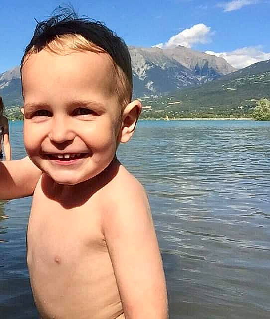 Liam participe au concours pour gagner de l'argent avec cette photo : beauty, cheek, child, chin, face, facial_expression, forehead, fun, happy, head, joy, lip, muscle, nose, person, skin, sky, smile, summer, tooth