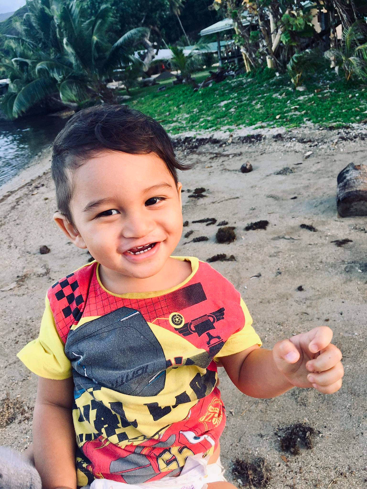 Eden a rejoint le concours — aidez-le/la à gagner de superbes lots ! adaptation, child, fun, happy, joy, leisure, person, plant, play, smile, summer, t_shirt, toddler, tourism, tree, vacation