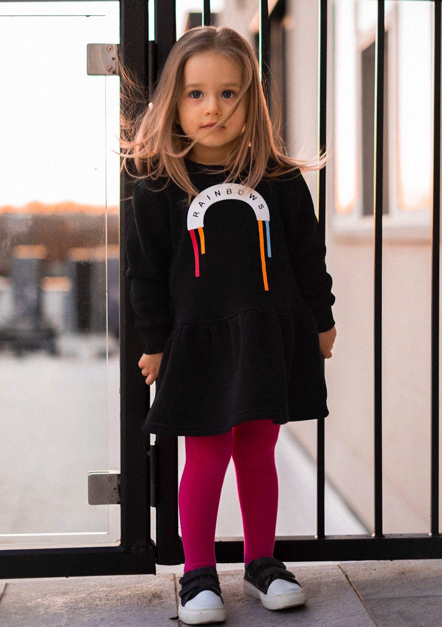 Anna is registered to the contest to win money with this photo: blazer, clothing, collar, denim, face, fashion, fashion_design, hairstyle, joint, knee, orange, outerwear, person, pink, shoulder, sleeve, sportswear, standing, t_shirt, thigh