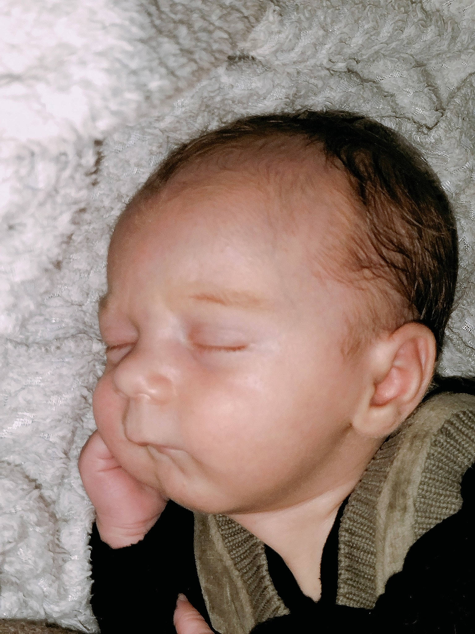 Arthur participe au concours pour gagner de l'argent avec cette photo : baby, baby_toddler_clothing, cheek, child, chin, comfort, ear, eye, eyebrow, eyelash, face, facial_expression, gesture, happy, iris, lip, mouth, nose, person, skin