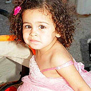 Aliyah participe au concours pour gagner de l'argent avec cette photo :
