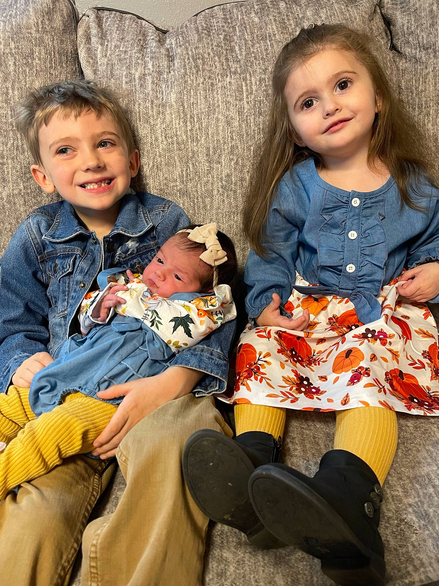 Leona is registered to the contest to win money with this photo: baby_toddler_clothing, child, clothing, event, eye, face, flash_photography, fun, happy, head, joy, lap, leg, person, sitting, skin, sleeve, smile, standing, t_shirt