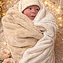 Loën participe au concours pour gagner de l'argent avec cette photo : newborn, baby, blanket, hat, roses, flowers, soft_texture, cozy, wrapped, portrait, face, infant, cute, warm_lighting, bokeh, indoor, peaceful, small, sleepy, child