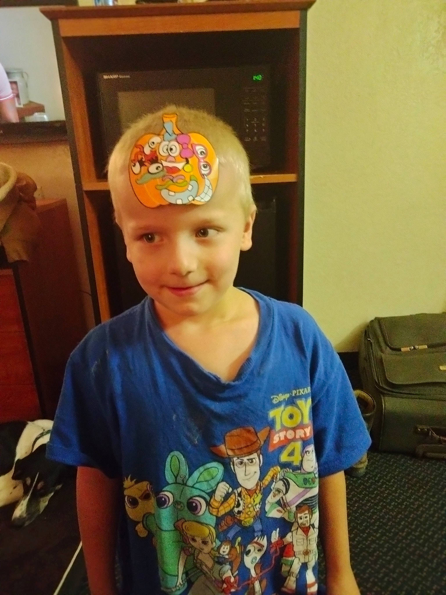 Coal is registered to the contest to win money with this photo: baseball_cap, cap, child, cool, electric_blue, eyewear, fashion_accessory, forehead, fun, hair_accessory, hairstyle, happy, headgear, headwear, joy, person, personal_protective_equipment, selfie, sleeve, smile