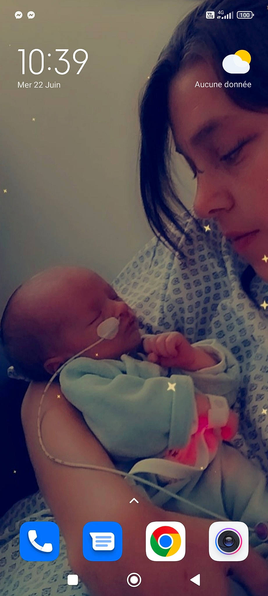 Giulian participe au concours pour gagner de l'argent avec cette photo : arm, cheek, comfort, ear, eye, eyebrow, eyelash, face, hair, hand, happy, human_body, iris, leg, lip, mouth, neck, nose, person, shoulder