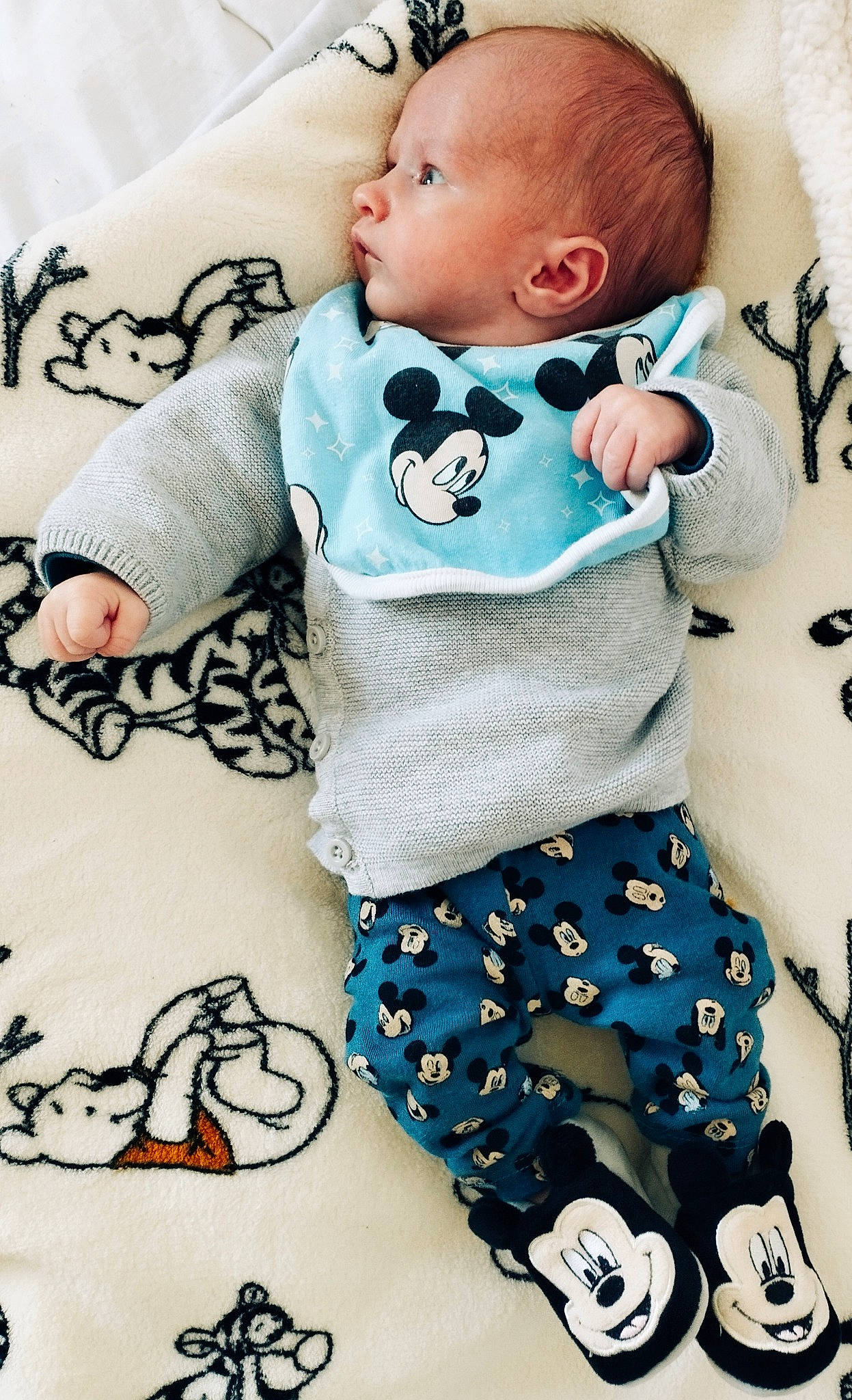 Giulian a rejoint le concours — aidez-le/la à gagner de superbes lots ! azure, baby, baby_sleeping, baby_toddler_clothing, blue, cheek, comfort, eye, face, green, hairstyle, happy, pattern, person, photograph, product, sleeve, t_shirt, textile, toddler
