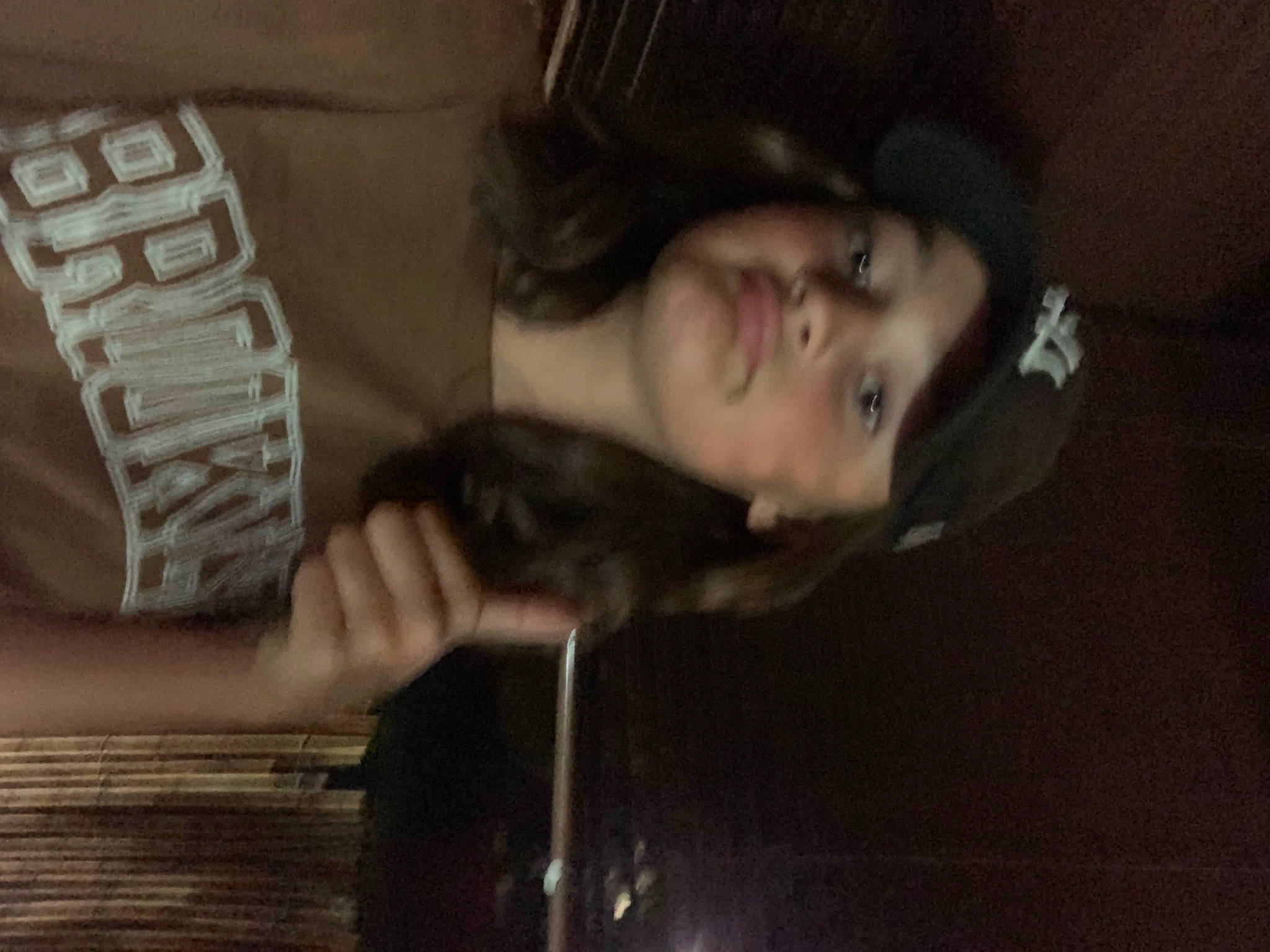 Mayana participe au concours pour gagner de l'argent avec cette photo : black_hair, child, comfort, cool, darkness, elbow, eyelash, flash_photography, flesh, fun, fur, gesture, headwear, human_leg, jaw, lip, long_hair, mouth, nose, person