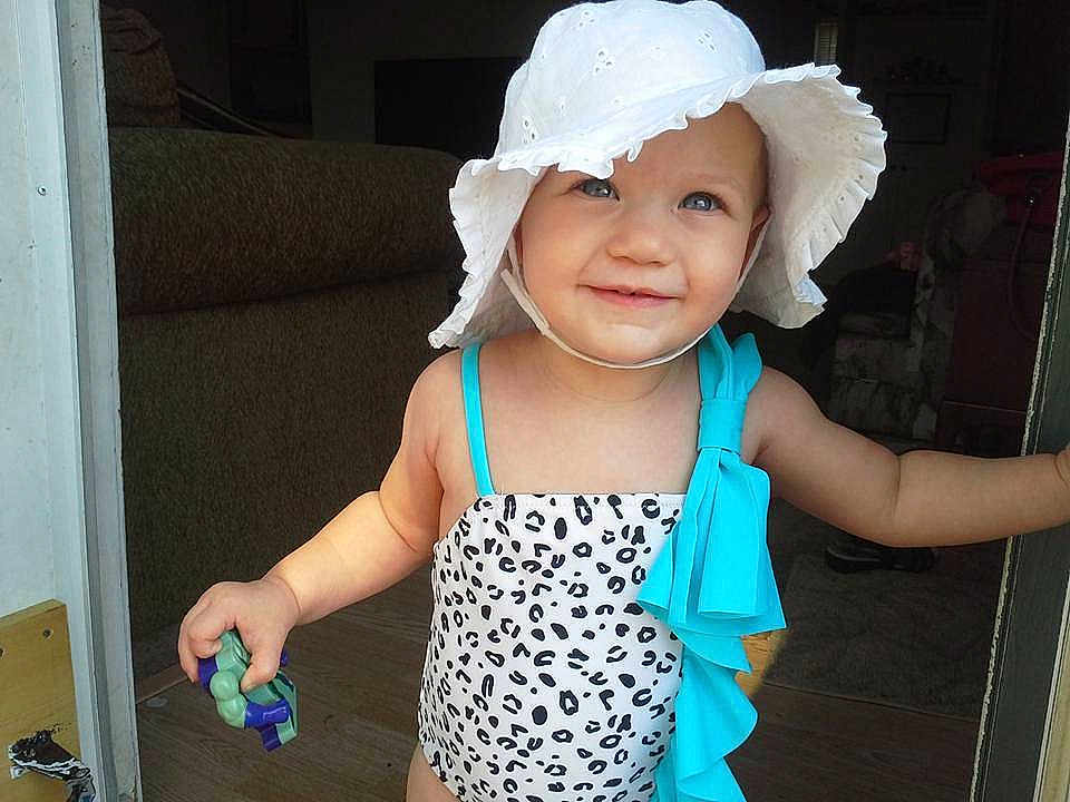 Mila Joy is registered to the contest to win money with this photo: