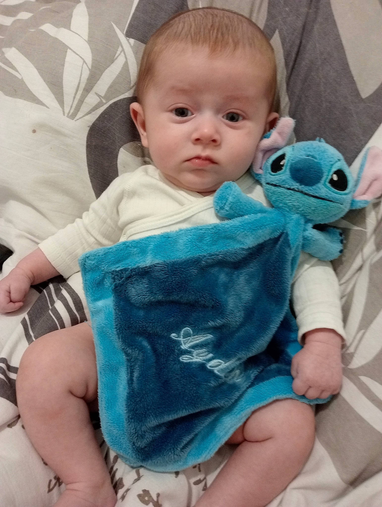 Ayden participe au concours pour gagner de l'argent avec cette photo : azure, baby, baby_toddler_clothing, chair, cheek, child, comfort, couch, happy, iris, leg, linens, person, product, sitting, skin, sleeve, smile, t_shirt, textile