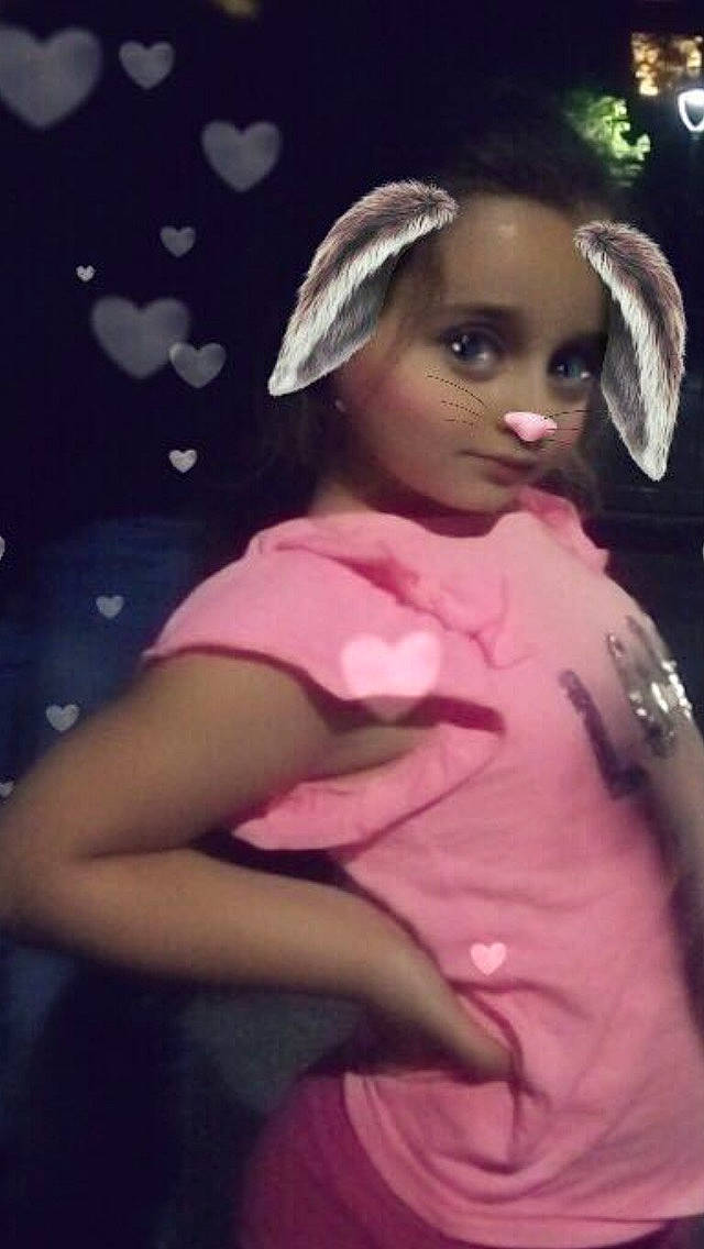 Kenza participe au concours pour gagner de l'argent avec cette photo : animation, blond, cheek, child, doll, ear, fictional_character, head, headgear, human, lady, lip, person, pink, portrait, smile, toddler