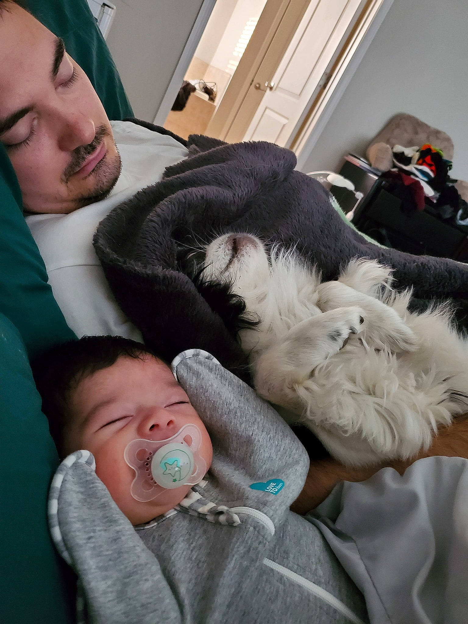 Eliza is registered to the contest to win money with this photo: child, companion_dog, fur, nap, person