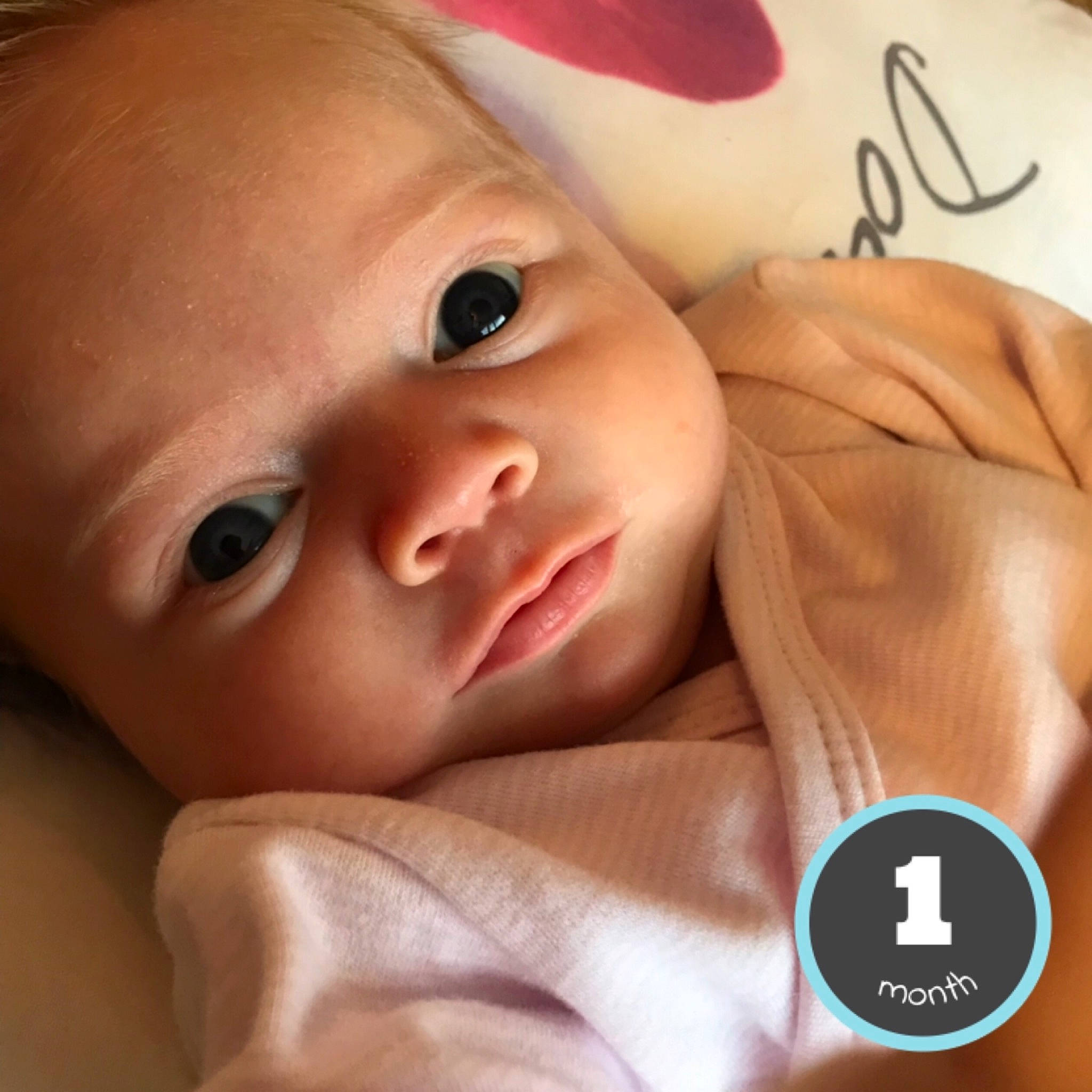 Mia a rejoint le concours — aidez-le/la à gagner de superbes lots ! cheek, child, close_up, ear, eyebrow, finger, forehead, hand, infant, lip, nose, person, product, skin