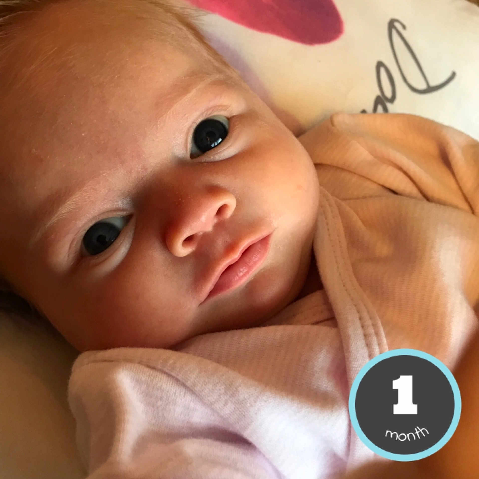 Mia a rejoint le concours — aidez-le/la à gagner de superbes lots ! cheek, child, close_up, ear, eyebrow, finger, forehead, hand, infant, lip, nose, person, product, skin