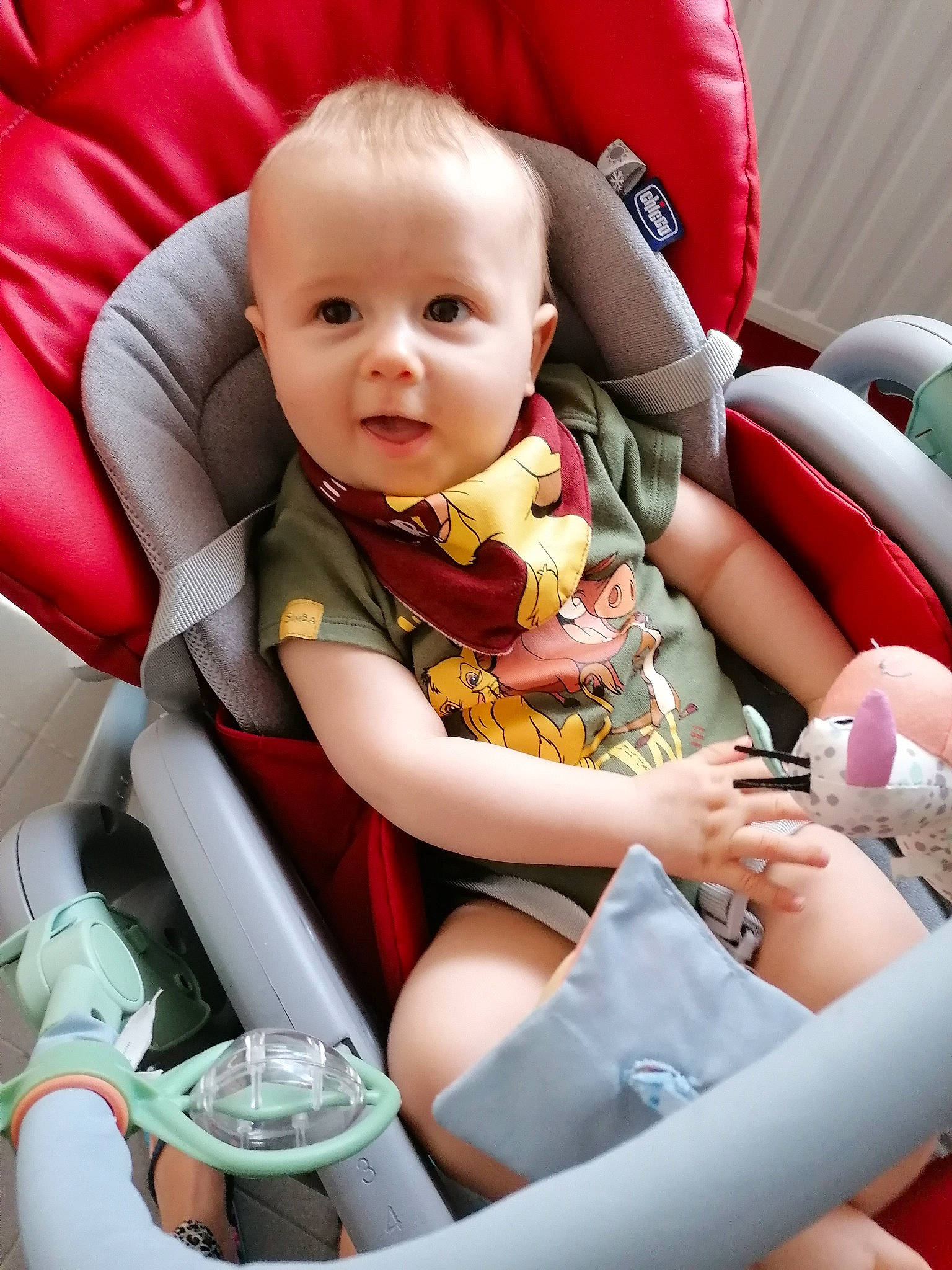 Logan participe au concours pour gagner de l'argent avec cette photo : baby, baby_carriage, baby_in_car_seat, baby_products, car_seat, child, person, product, sitting, skin, toddler