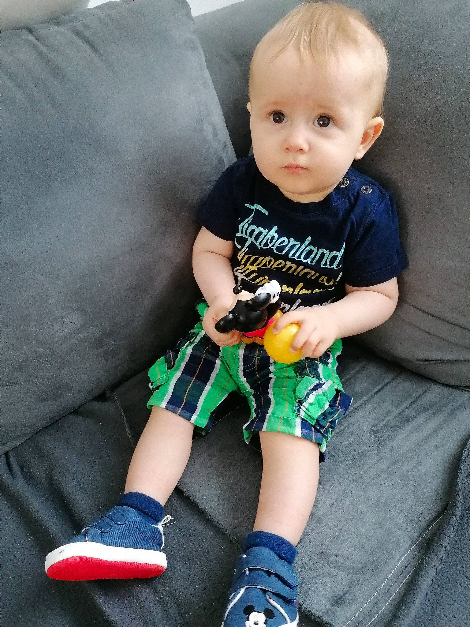 Logan a rejoint le concours — aidez-le/la à gagner de superbes lots ! baby, baby_products, child, cool, footwear, leg, person, play, product, shoe, toddler