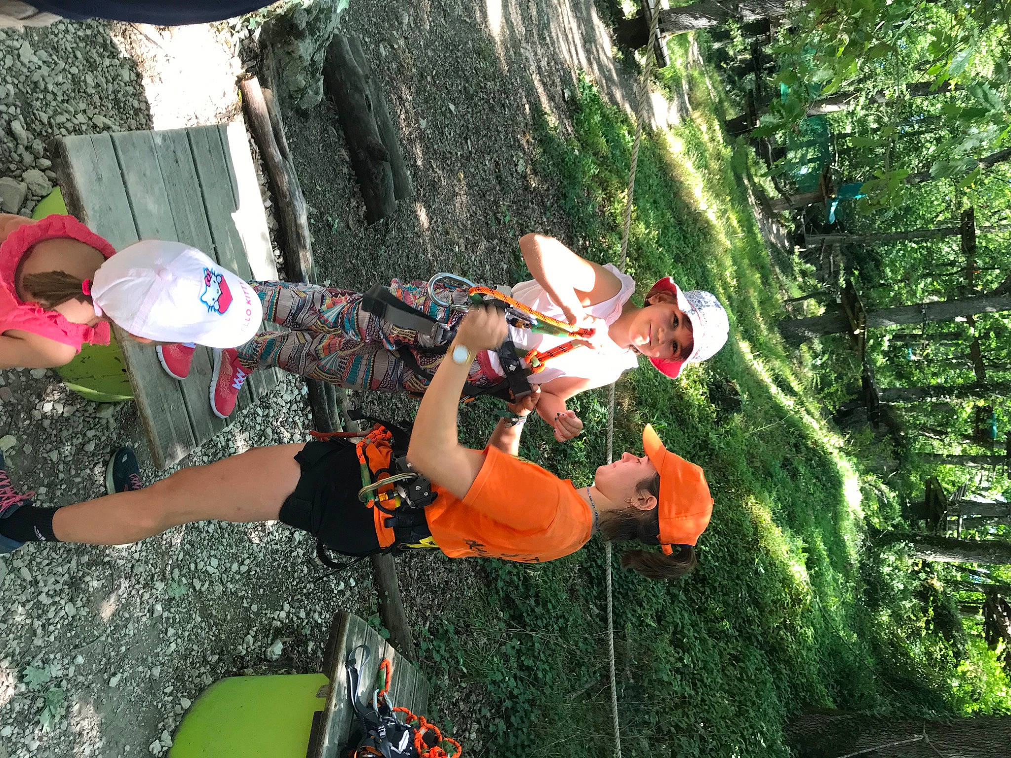 Jeanne participe au concours pour gagner de l'argent avec cette photo : adventure, botany, fun, grass, green, hat, headwear, joy, jungle, landscape, leisure, people_in_nature, person, plant, recreation, shorts, terrestrial_plant, tree, trunk