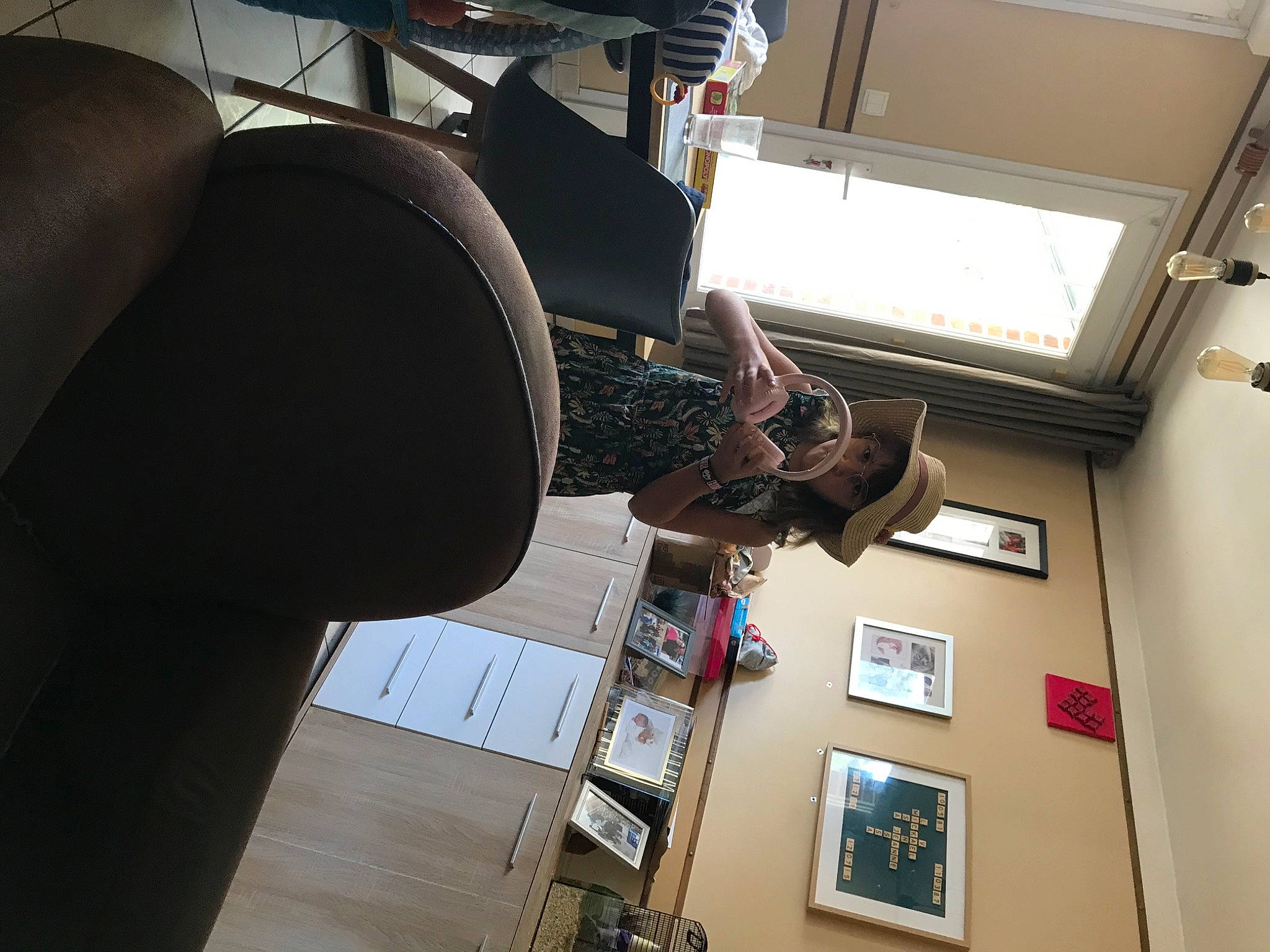 Jeanne participe au concours pour gagner de l'argent avec cette photo : architecture, ceiling, elbow, engineering, eyewear, flooring, machine, person, picture_frame, room, space, window, wood