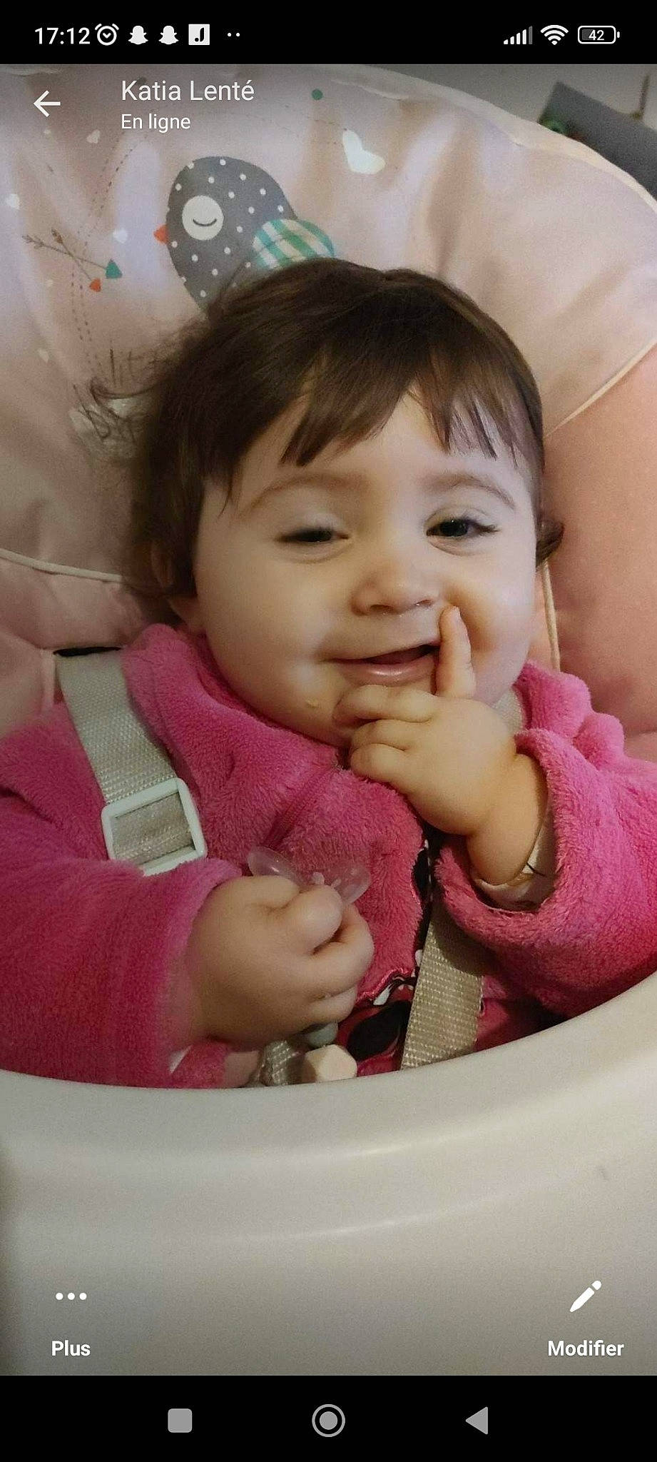 Shayna a rejoint le concours — aidez-le/la à gagner de superbes lots ! baby_toddler_clothing, black_hair, cheek, chin, eyelash, facial_expression, finger, fun, gesture, hand, happy, iris, joy, lip, nose, person, pink, product, skin, sleeve