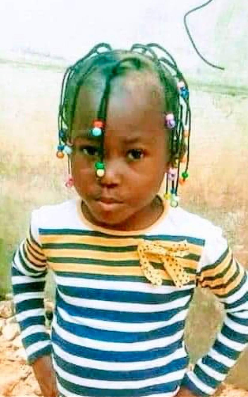 Shekinah participe au concours pour gagner de l'argent avec cette photo : audio_equipment, baby, baby_toddler_clothing, cheek, child, cool, eyewear, fashion_accessory, fun, gadget, happy, headphones, hearing, jewellery, person, personal_protective_equipment, skin, sleeve, smile, t_shirt