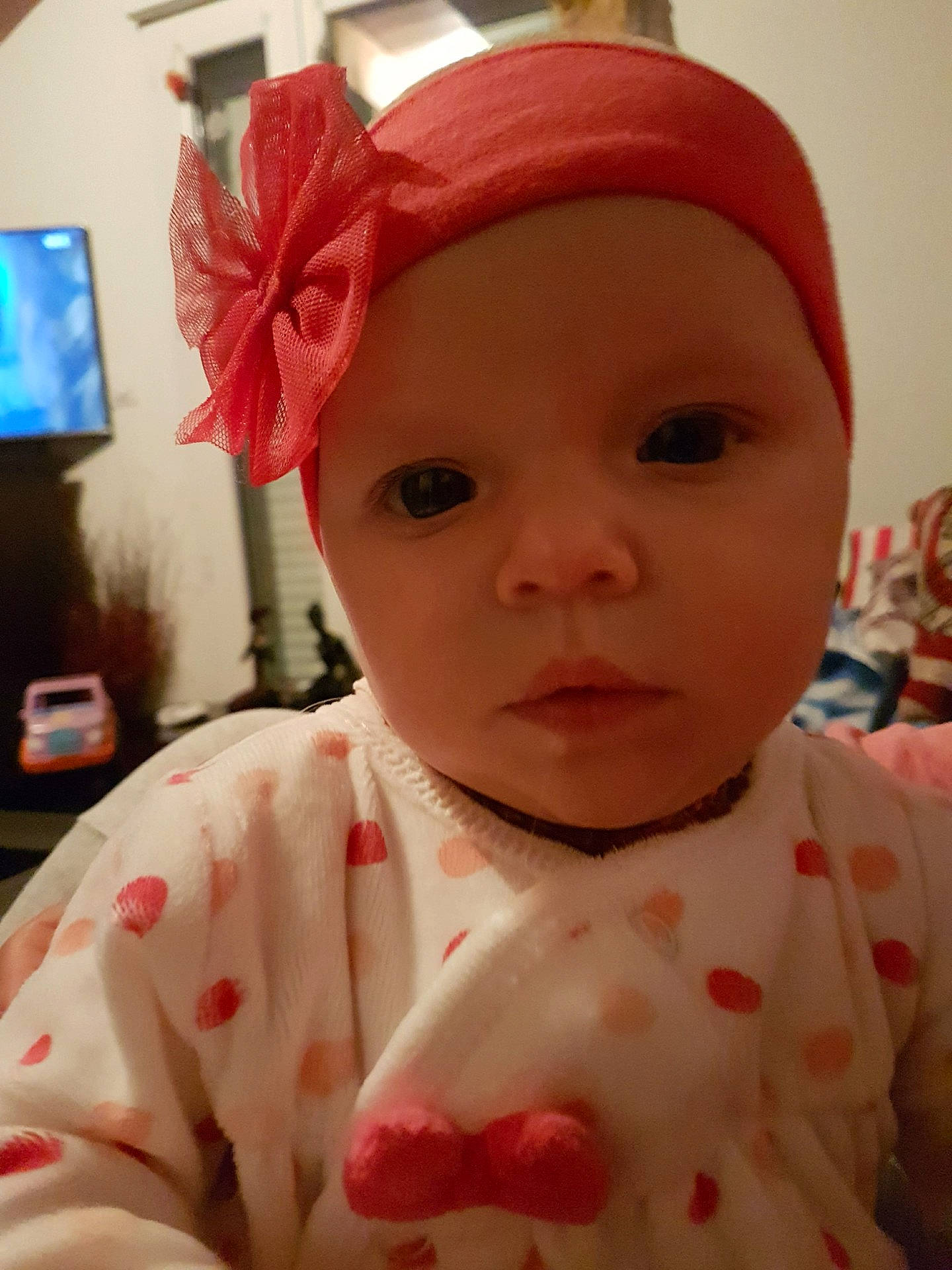 Elizea a rejoint le concours — aidez-le/la à gagner de superbes lots ! cheek, child, ear, eye, face, forehead, girl, hair_accessory, head, headgear, infant, lip, nose, person, pink, product, skin, smile, toddler