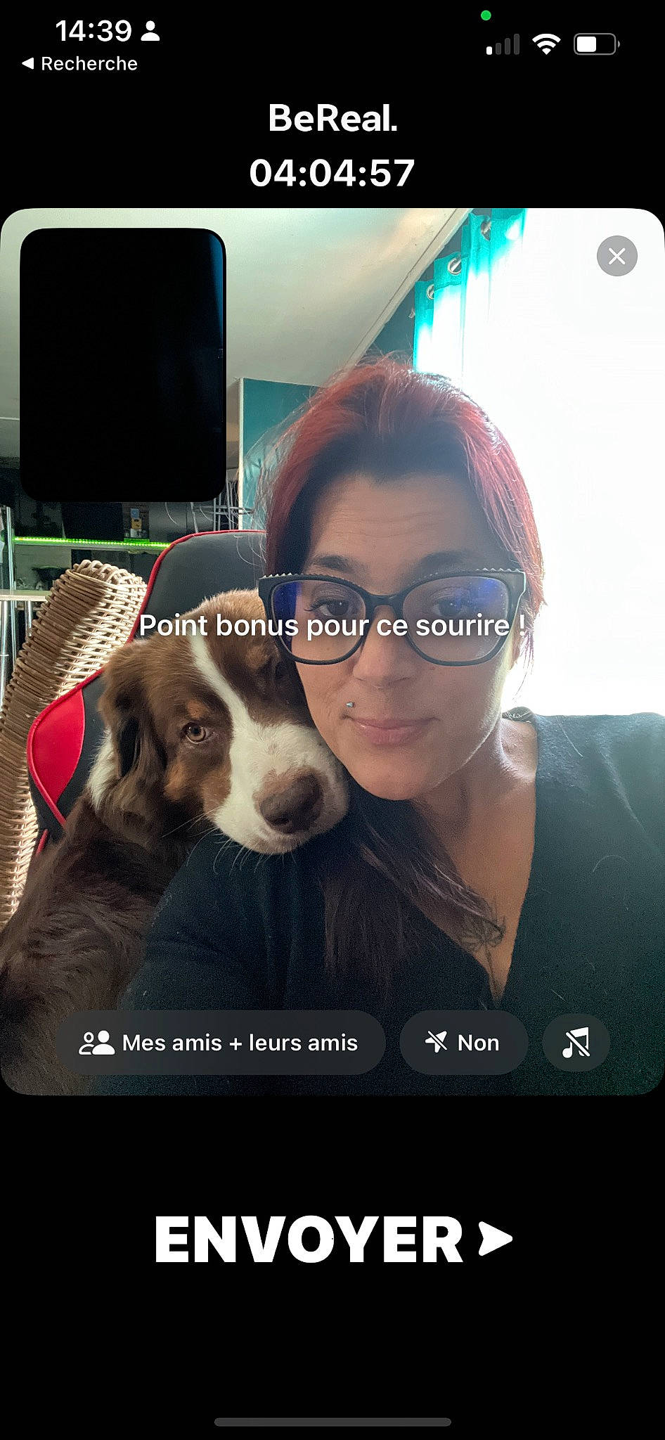 Zelda participe au concours pour gagner de l'argent avec cette photo : canidae, carnivore, companion_dog, cool, display_device, dog, dog_breed, electronic_device, eyewear, font, fur, glasses, goggles, happy, photo_caption, selfie, smile, sporting_group, vision_care, working_animal