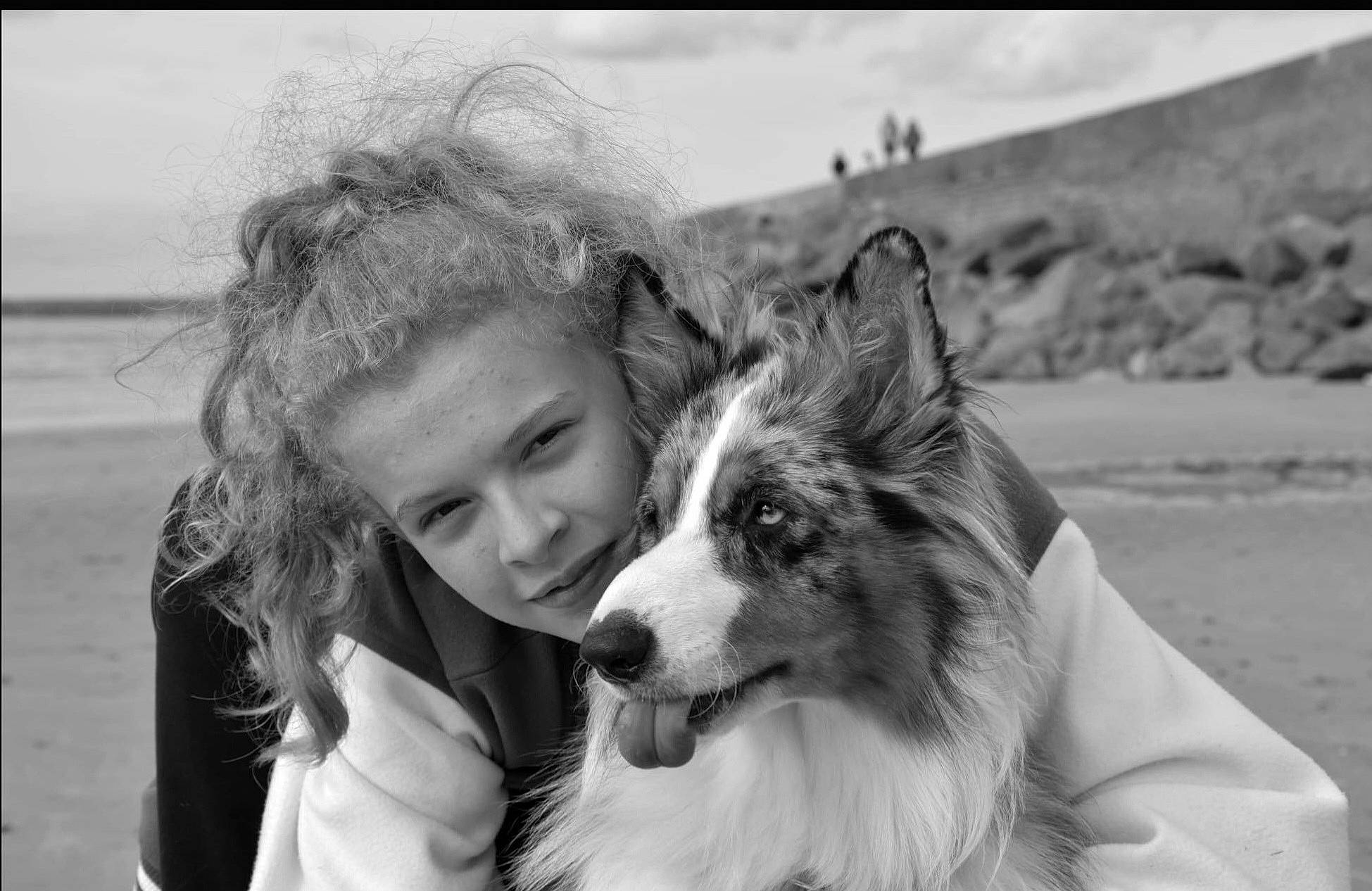 Smoky participe au concours pour gagner de l'argent avec cette photo : black_and_white, canidae, carnivore, collie, companion_dog, dog, dog_breed, flash_photography, fur, happy, herding_dog, landscape, monochrome, monochrome_photography, scotch_collie, smile, snout, sporting_group, stock_photography, style