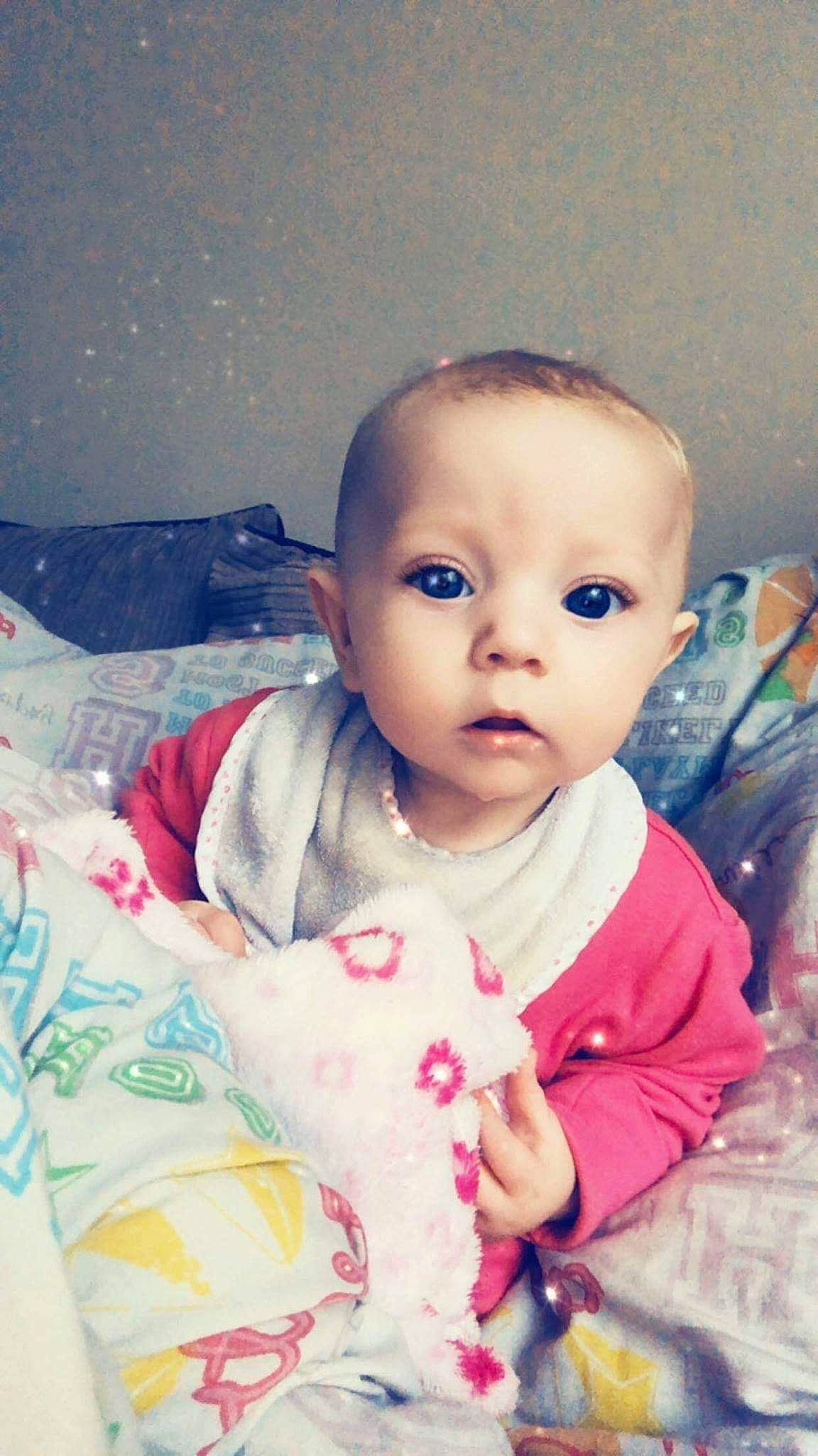 Alyssia is registered to the contest to win money with this photo: beauty, boy, cheek, child, eye, face, fun, girl, head, human_hair_color, infant, iris, lip, nose, organ, person, pink, product, skin, smile