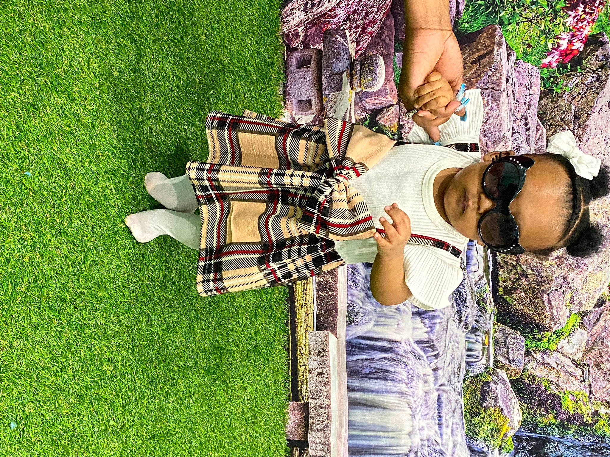 Malaysia joined the competition — help win amazing prizes! arm, event, eyewear, fashion_accessory, fashion_design, fun, grass, grassland, green, hand, happy, hat, leisure, pattern, people_in_nature, person, plaid, recreation, sunglasses, tartan