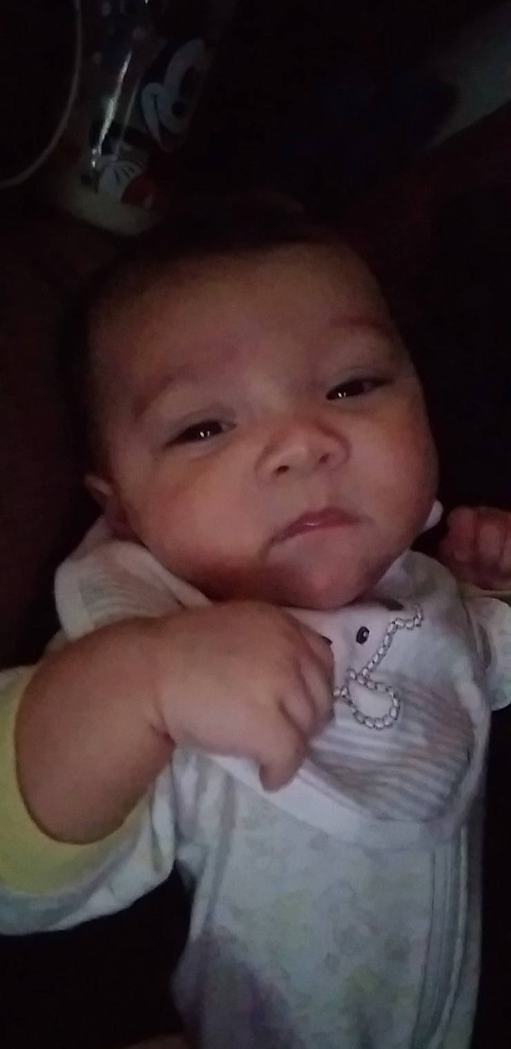 Gabriel participe au concours pour gagner de l'argent avec cette photo : arm, baby, baby_toddler_clothing, cheek, chin, ear, eye, eyebrow, facial_expression, finger, gesture, hand, happy, iris, lip, mouth, nose, person, skin, sleeve