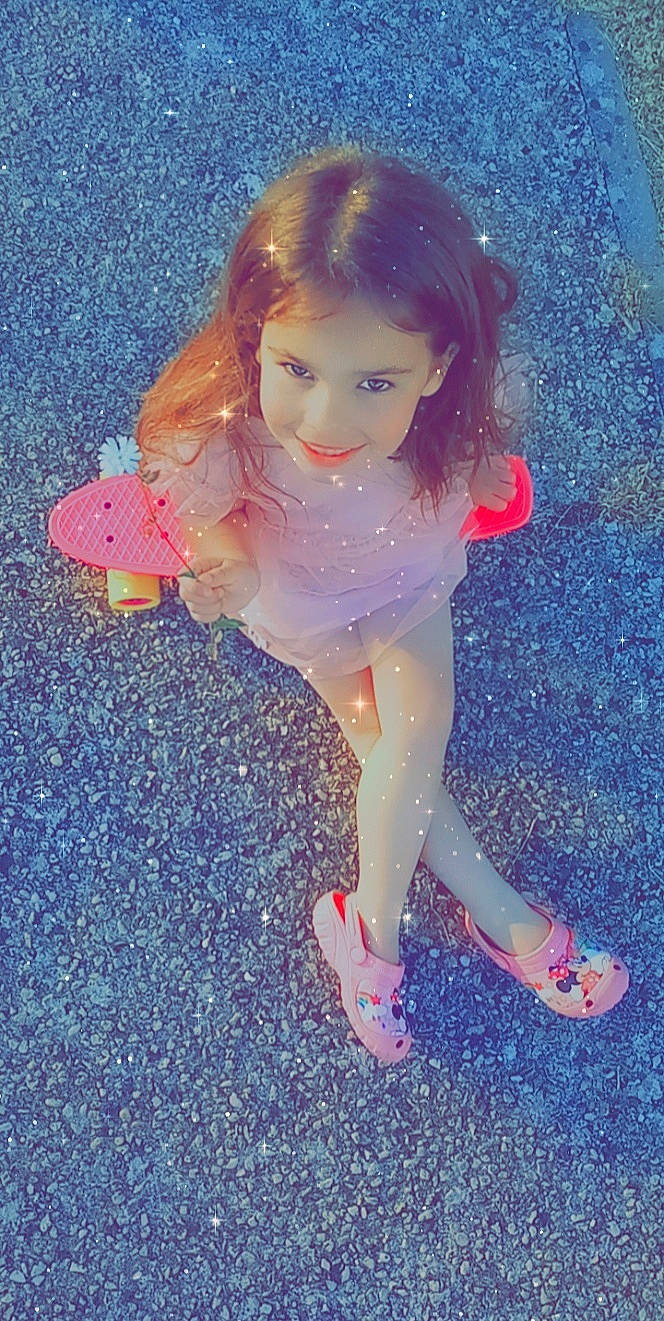 Nelÿà a rejoint le concours — aidez-le/la à gagner de superbes lots ! child, doll, footwear, person, pink, toy