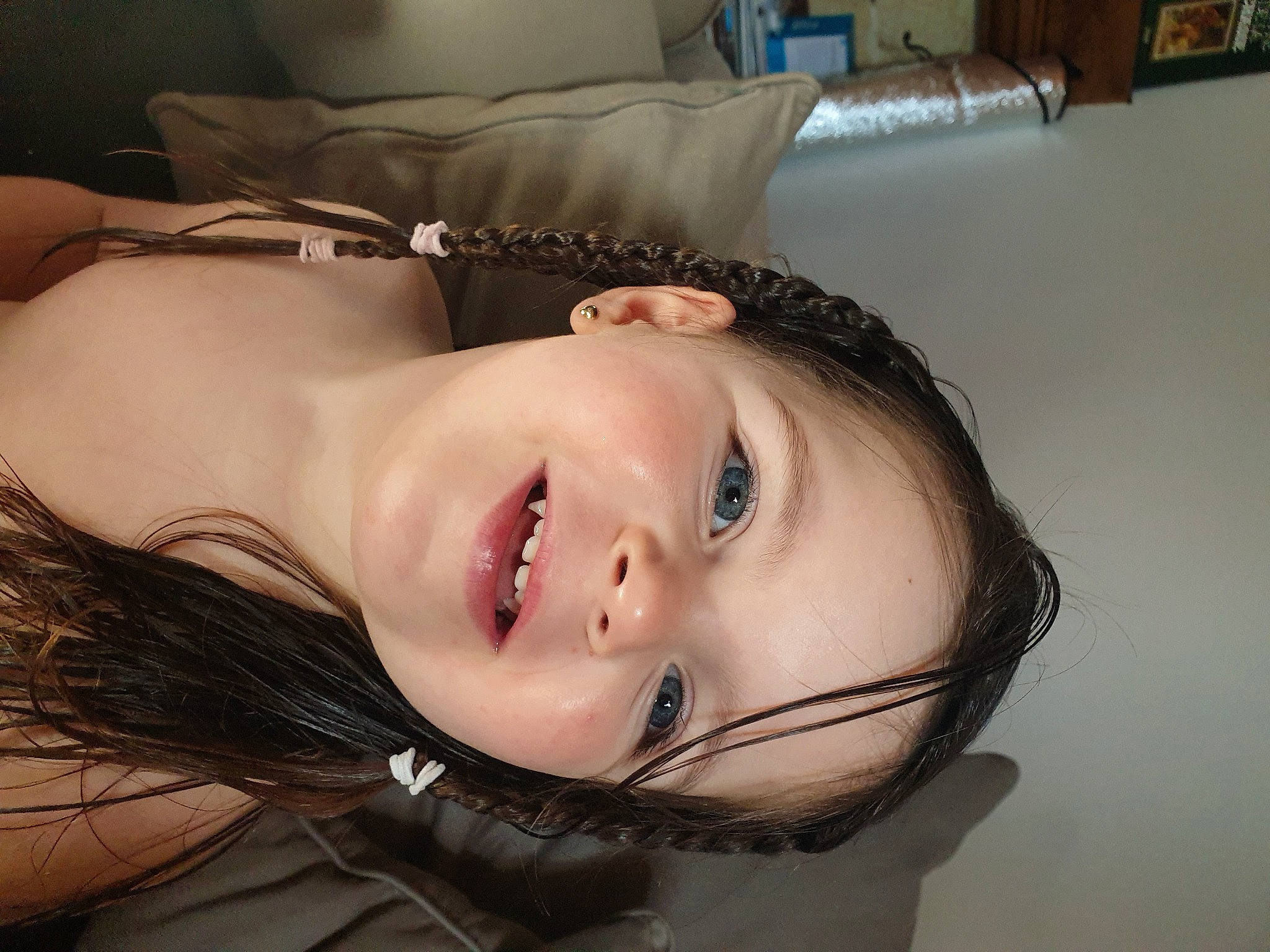 Shayanna participe au concours pour gagner de l'argent avec cette photo : beauty, cheek, chin, close_up, cool, eye, eyebrow, eyelash, face, forehead, hair, head, jaw, joy, lip, mouth, neck, nose, organ, person