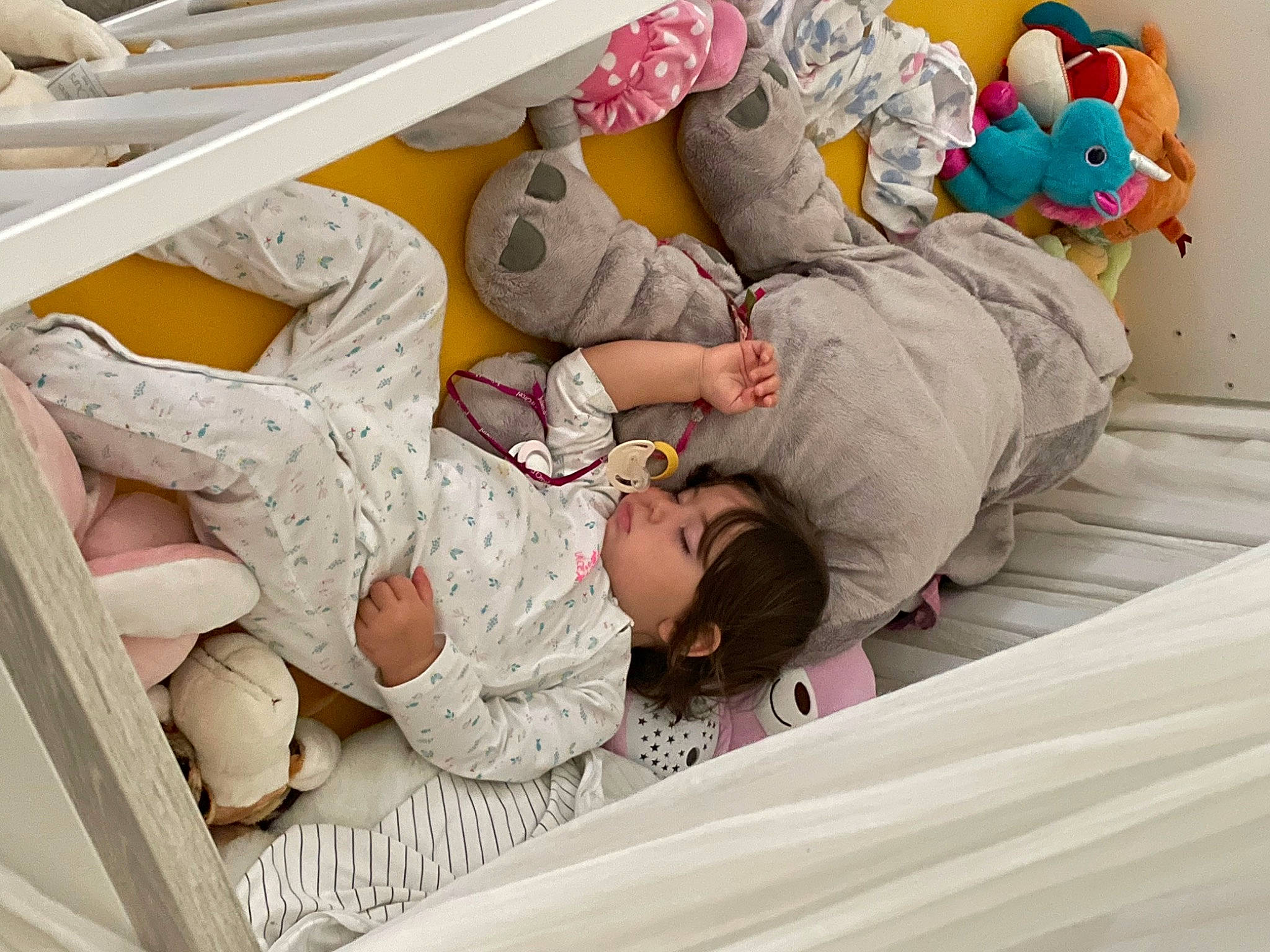 Théa a rejoint le concours — aidez-le/la à gagner de superbes lots ! baby, baby_products, baby_sleeping, bed, bed_sheet, bedding, bedroom, child, comfort, hospital, hospital_bed, leisure, linens, person, pillow, room, stuffed_toy, textile, toddler, toy