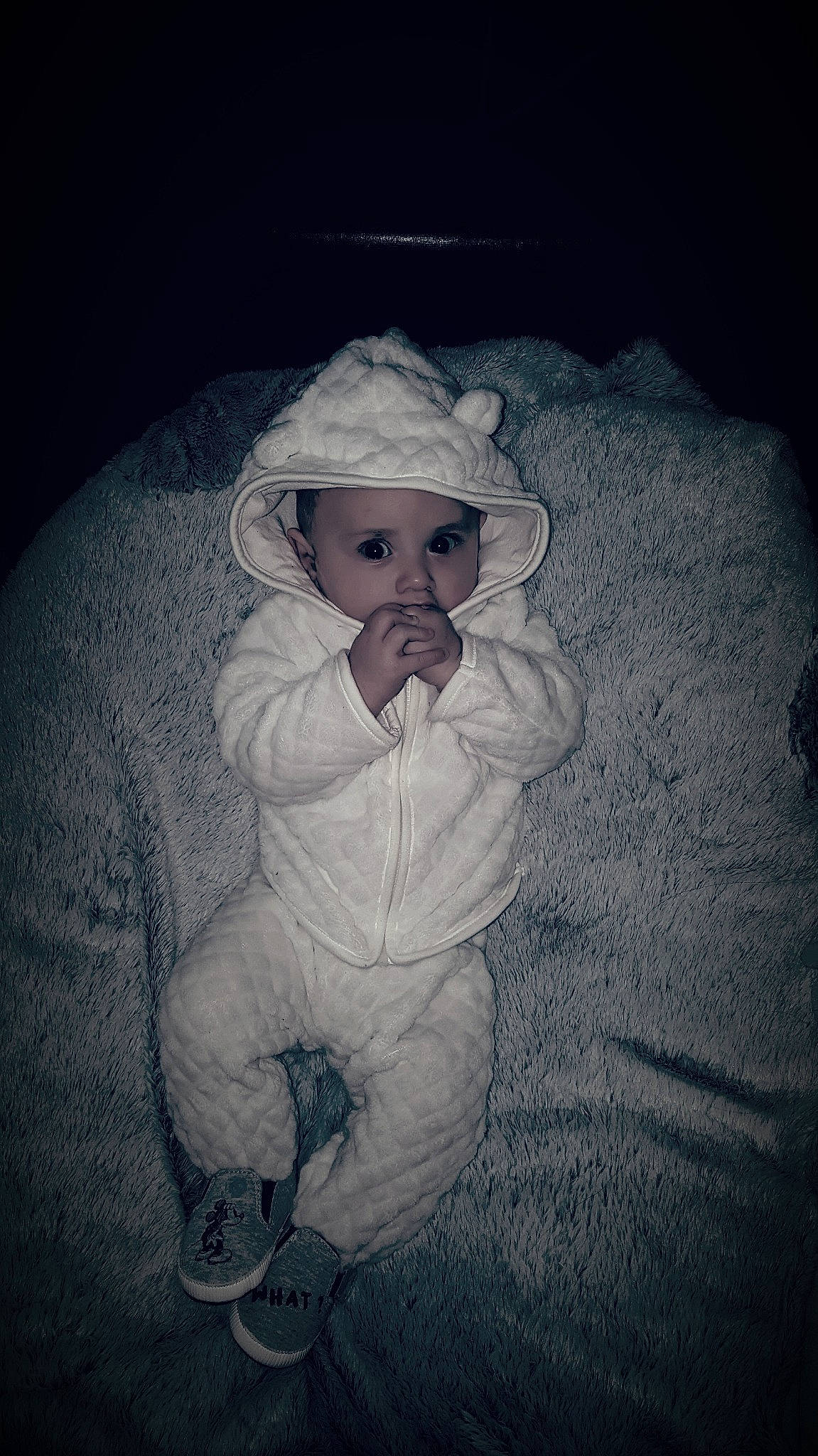 Arron participe au concours pour gagner de l'argent avec cette photo : black, black_and_white, child, darkness, face, girl, head, headwear, human, monochrome, person, photograph, portrait, space, white