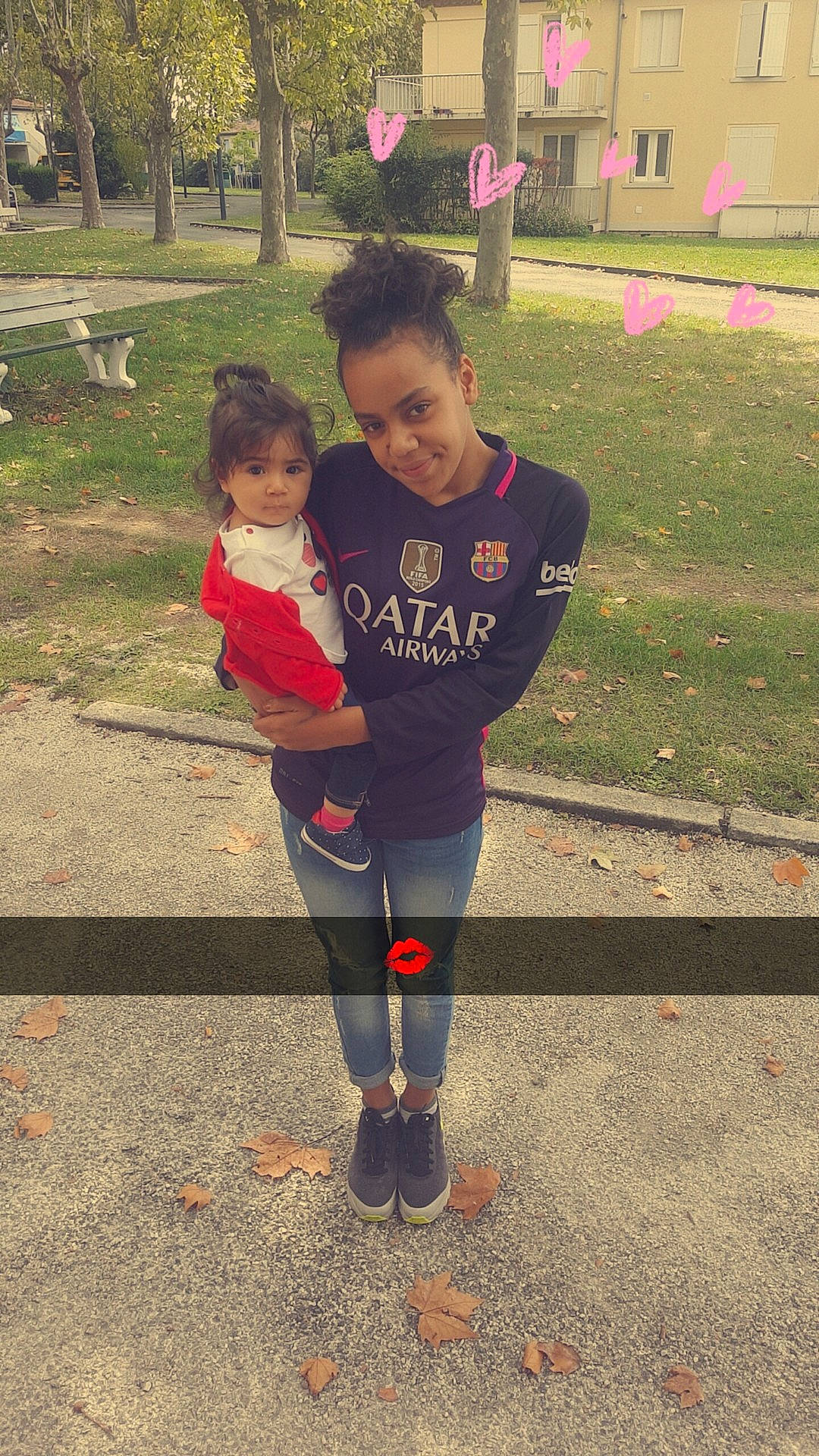 Sophie participe au concours pour gagner de l'argent avec cette photo : child, clothing, cool, day, footwear, fun, girl, jeans, joy, outerwear, people, person, pink, plant, play, recreation, red, standing, toddler, tree