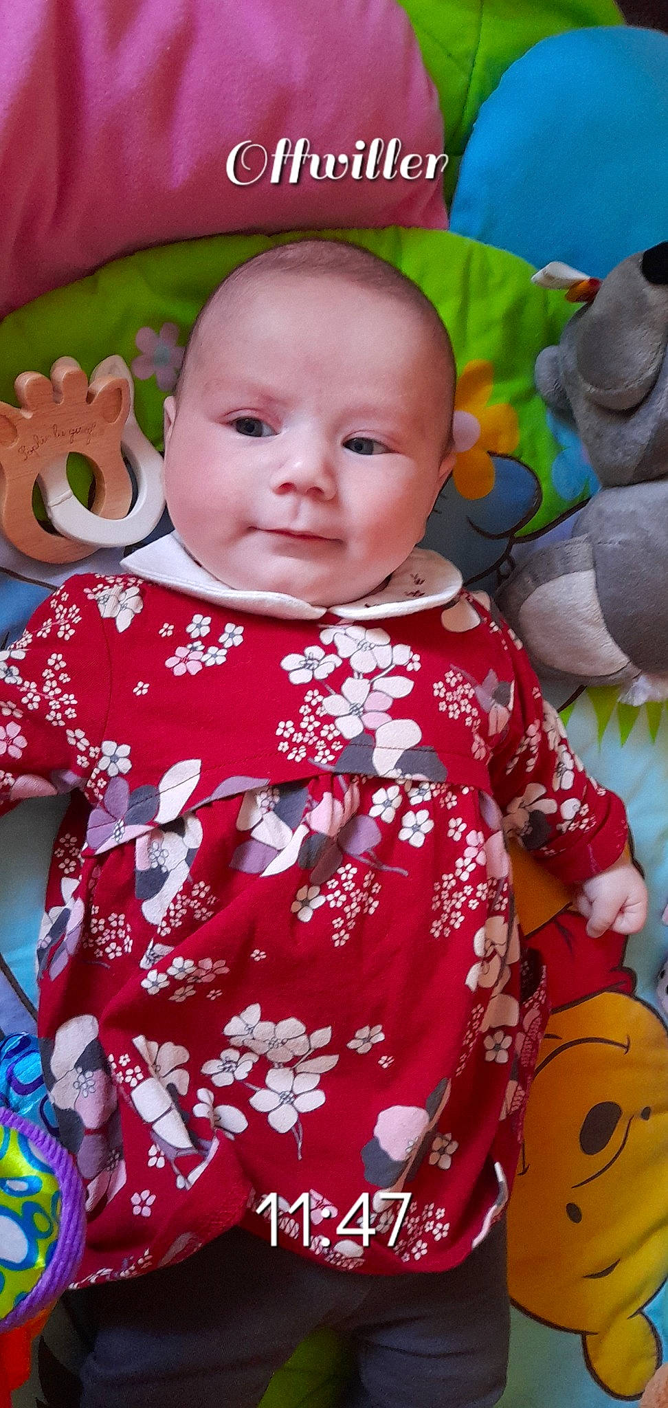 Léonie a rejoint le concours — aidez-le/la à gagner de superbes lots ! baby, baby_toddler_clothing, cheek, child, dress, eye, face, facial_expression, green, happy, head, orange, person, photograph, pink, product, skin, sleeve, textile, toddler