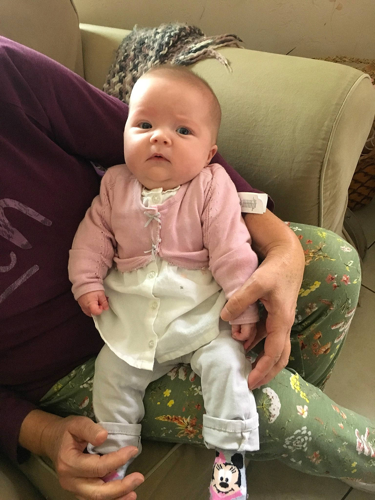 Clemence participe au concours pour gagner de l'argent avec cette photo : arm, baby, child, person, sitting, skin, toddler