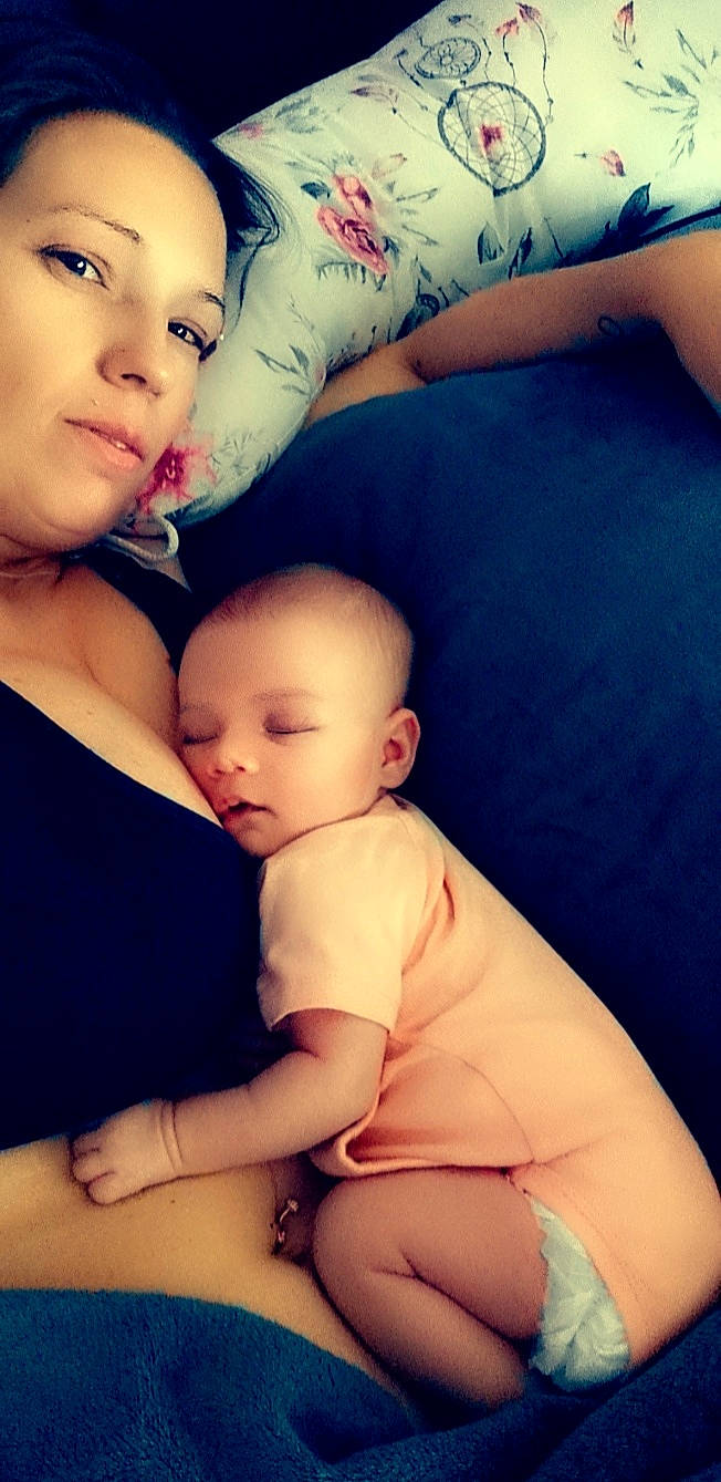 Maëlle participe au concours pour gagner de l'argent avec cette photo : arm, cheek, chin, eye, face, flash_photography, gesture, hair, happy, head, human, lip, mouth, muscle, neck, nose, organ, person, photograph, shoulder